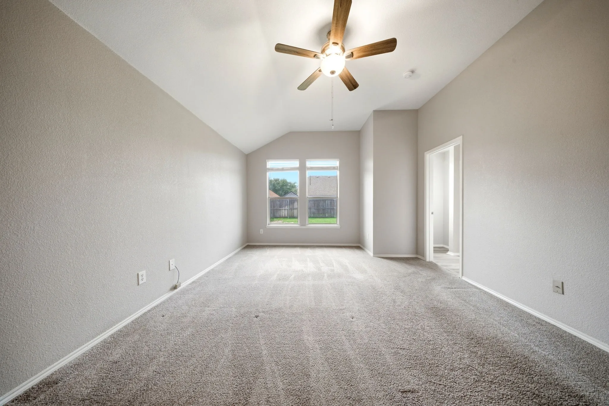 Single Family Residence For Sale in Kaufman County , 1018 Kimbro Drive, Forney, Texas 75126, 4 Bedroom, 2 Bathroom, 2 Garage spaces, 1,828 Sqft, built in 2005, mls#21291071, Real Estate Agent in Forney, Homes For Sale in Kaufman county, Homes For Sale in Forney, Realtor in Forney Texas, Real Estate Brokerage Independent Realty Texas, Luminita Cordes Realtor