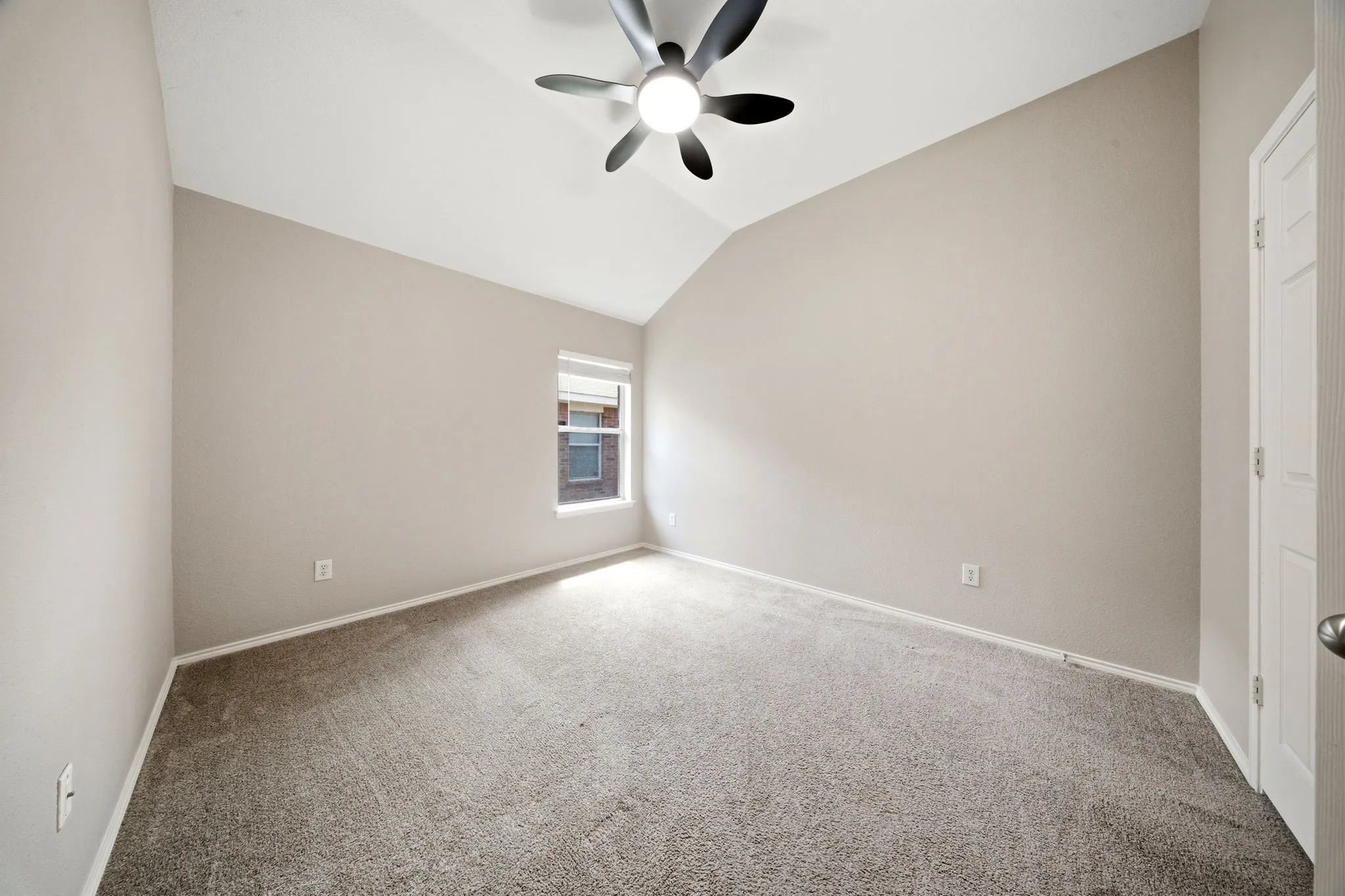 Single Family Residence For Sale in Kaufman County , 1018 Kimbro Drive, Forney, Texas 75126, 4 Bedroom, 2 Bathroom, 2 Garage spaces, 1,828 Sqft, built in 2005, mls#21291071, Real Estate Agent in Forney, Homes For Sale in Kaufman county, Homes For Sale in Forney, Realtor in Forney Texas, Real Estate Brokerage Independent Realty Texas, Luminita Cordes Realtor