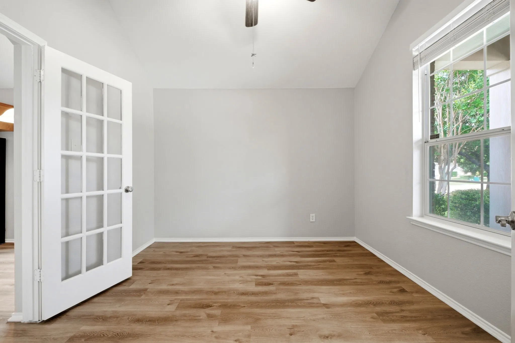 Single Family Residence For Sale in Kaufman County , 1018 Kimbro Drive, Forney, Texas 75126, 4 Bedroom, 2 Bathroom, 2 Garage spaces, 1,828 Sqft, built in 2005, mls#21291071, Real Estate Agent in Forney, Homes For Sale in Kaufman county, Homes For Sale in Forney, Realtor in Forney Texas, Real Estate Brokerage Independent Realty Texas, Luminita Cordes Realtor