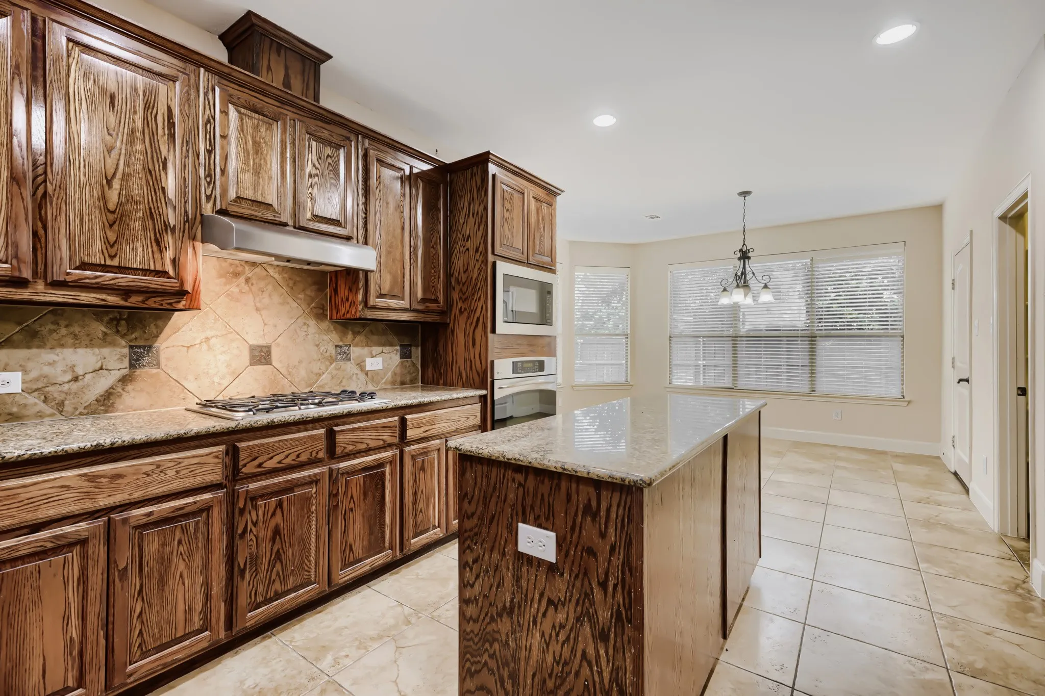 Single Family Residence For Sale in Collin County , 710 Calaveras Court, Prosper, Texas 75078, 5 Bedroom, 4 Bathroom, 3 Garage spaces, 3,834 Sqft, built in 2007, mls#21256385, Real Estate Agent in Prosper, Homes For Sale in Collin county, Homes For Sale in Prosper, Realtor in Prosper Texas, Real Estate Brokerage Independent Realty Texas, Luminita Cordes Realtor