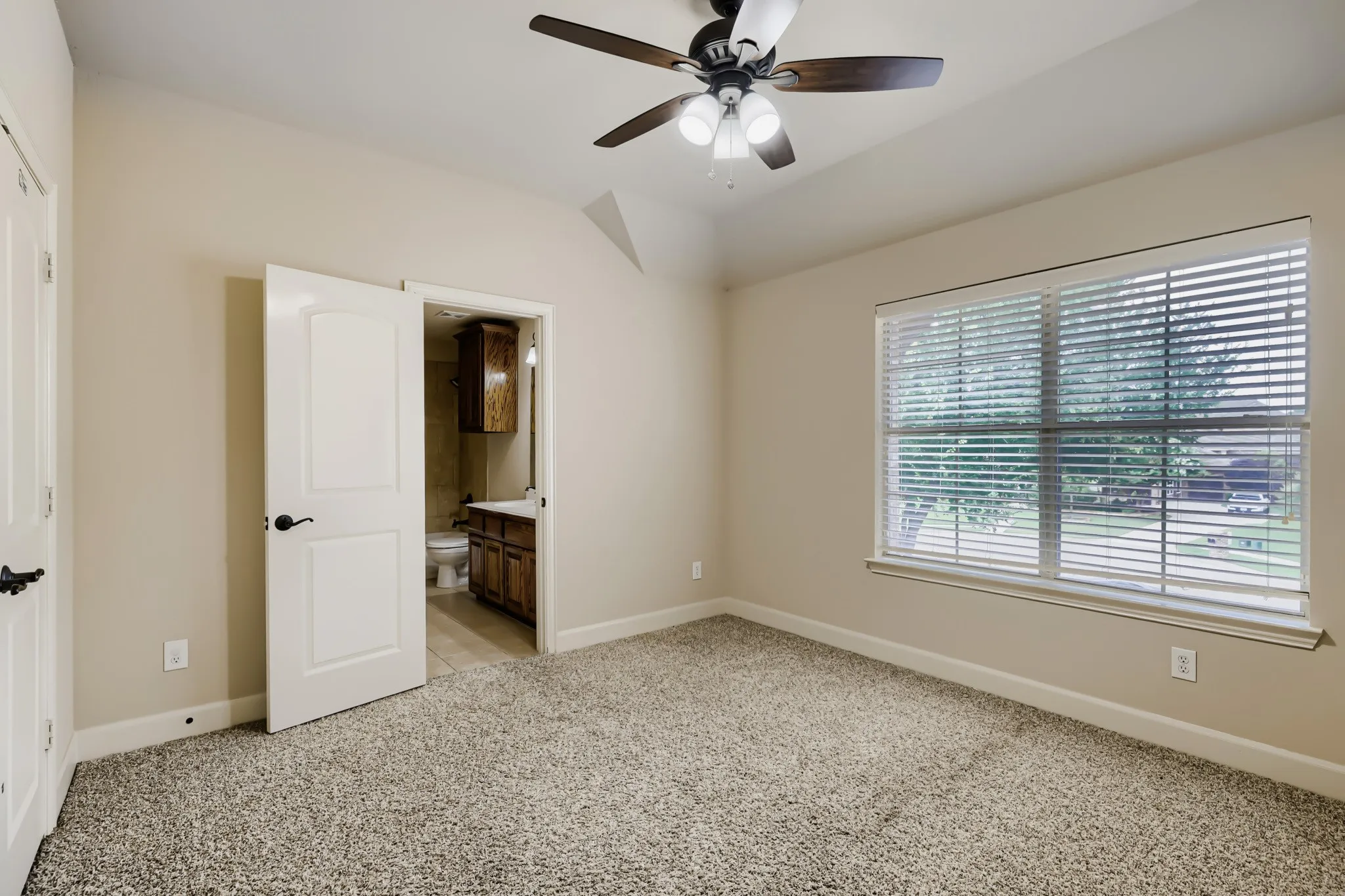 Single Family Residence For Sale in Collin County , 710 Calaveras Court, Prosper, Texas 75078, 5 Bedroom, 4 Bathroom, 3 Garage spaces, 3,834 Sqft, built in 2007, mls#21256385, Real Estate Agent in Prosper, Homes For Sale in Collin county, Homes For Sale in Prosper, Realtor in Prosper Texas, Real Estate Brokerage Independent Realty Texas, Luminita Cordes Realtor