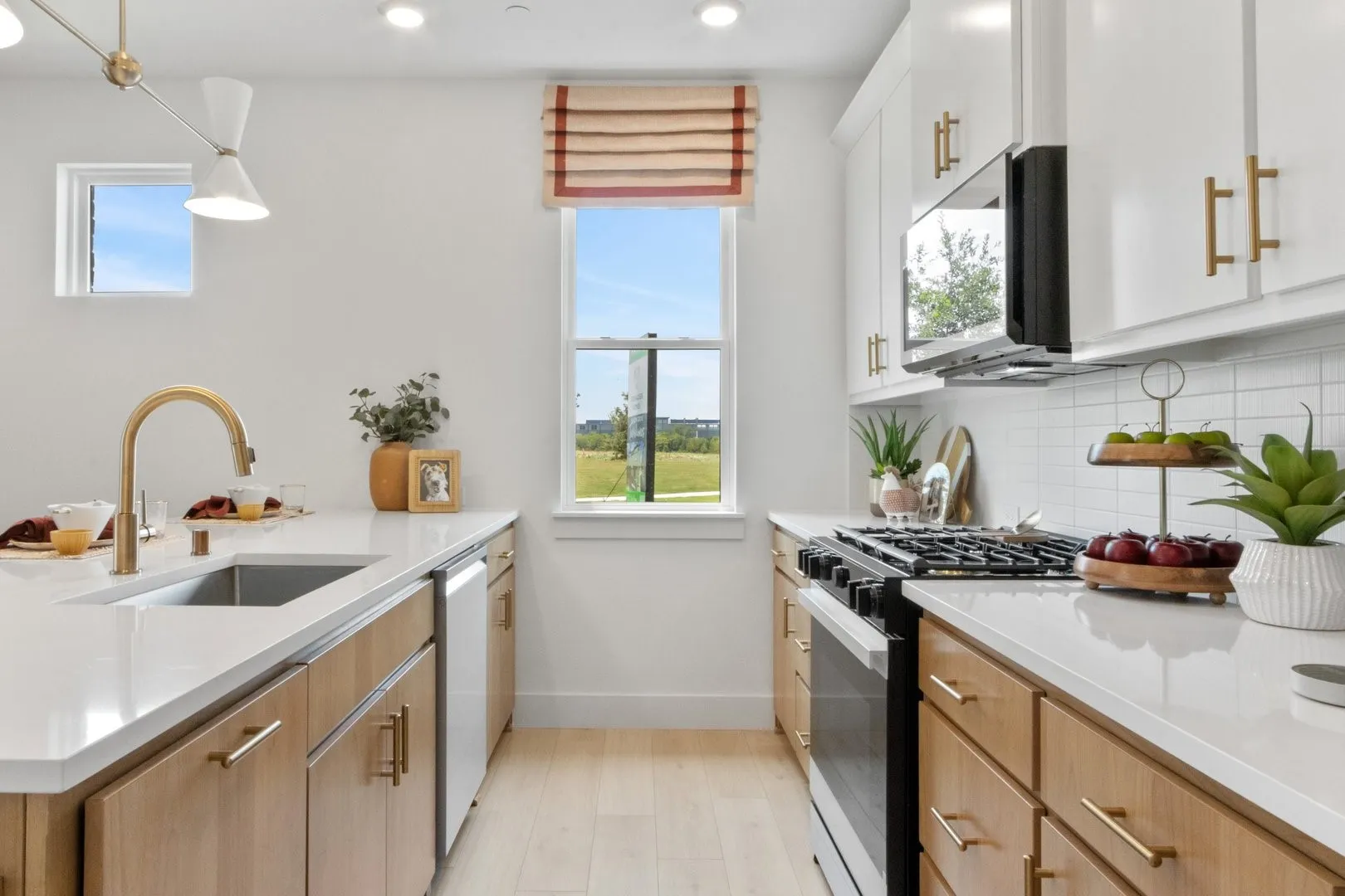 014-1805ParkviewDrive-Melissa-TX-75454-Kitchen.jpg-SMALL