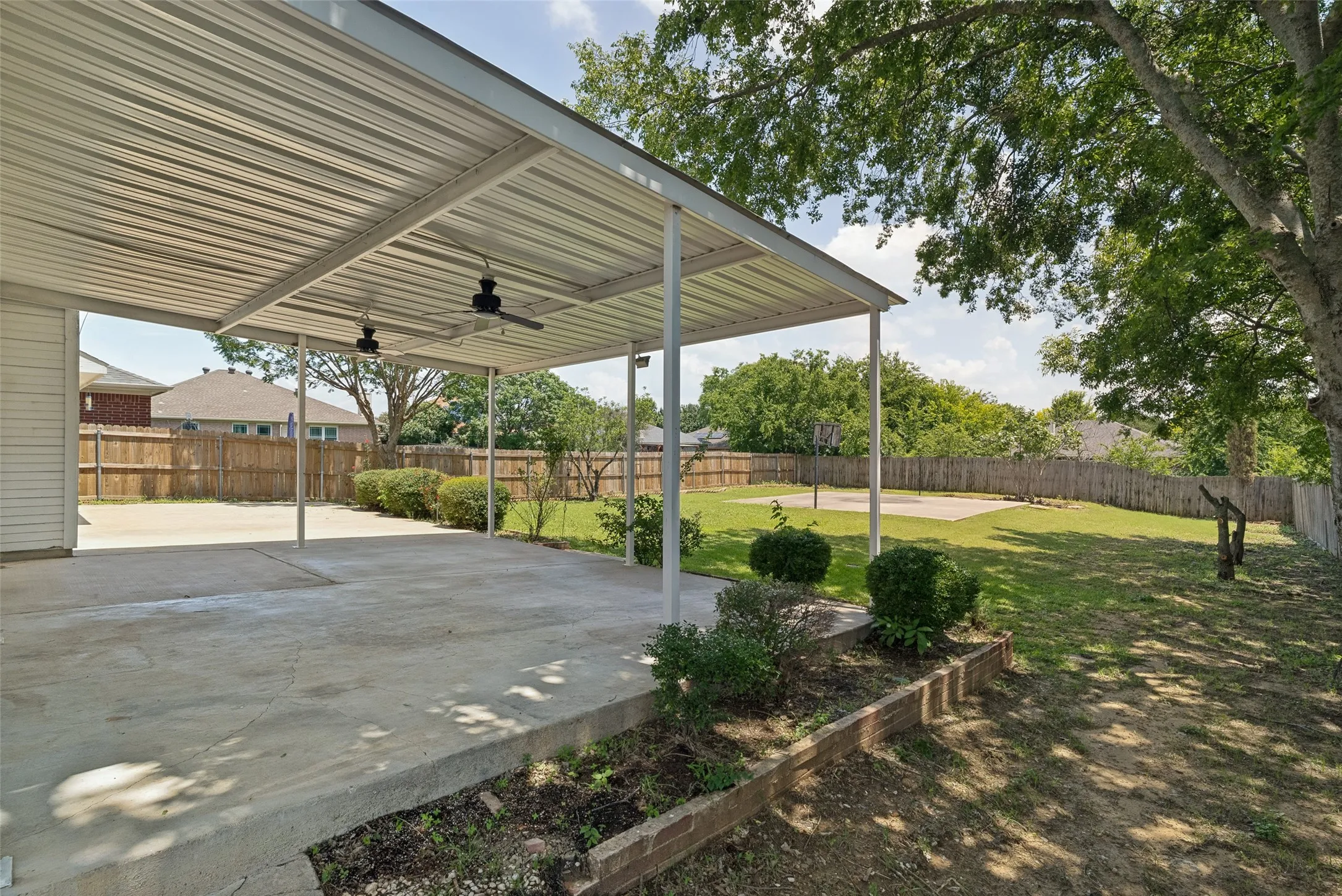 Single Family Residence For Sale in Tarrant County , 1628 Tyler Terrace, Mansfield, Texas 76063, 4 Bedroom, 3 Bathroom, 2 Garage spaces, 2,955 Sqft, built in 2000, mls#21291384, Real Estate Agent in Mansfield, Homes For Sale in Tarrant county, Homes For Sale in Mansfield, Realtor in Mansfield Texas, Real Estate Brokerage Independent Realty Texas, Luminita Cordes Realtor