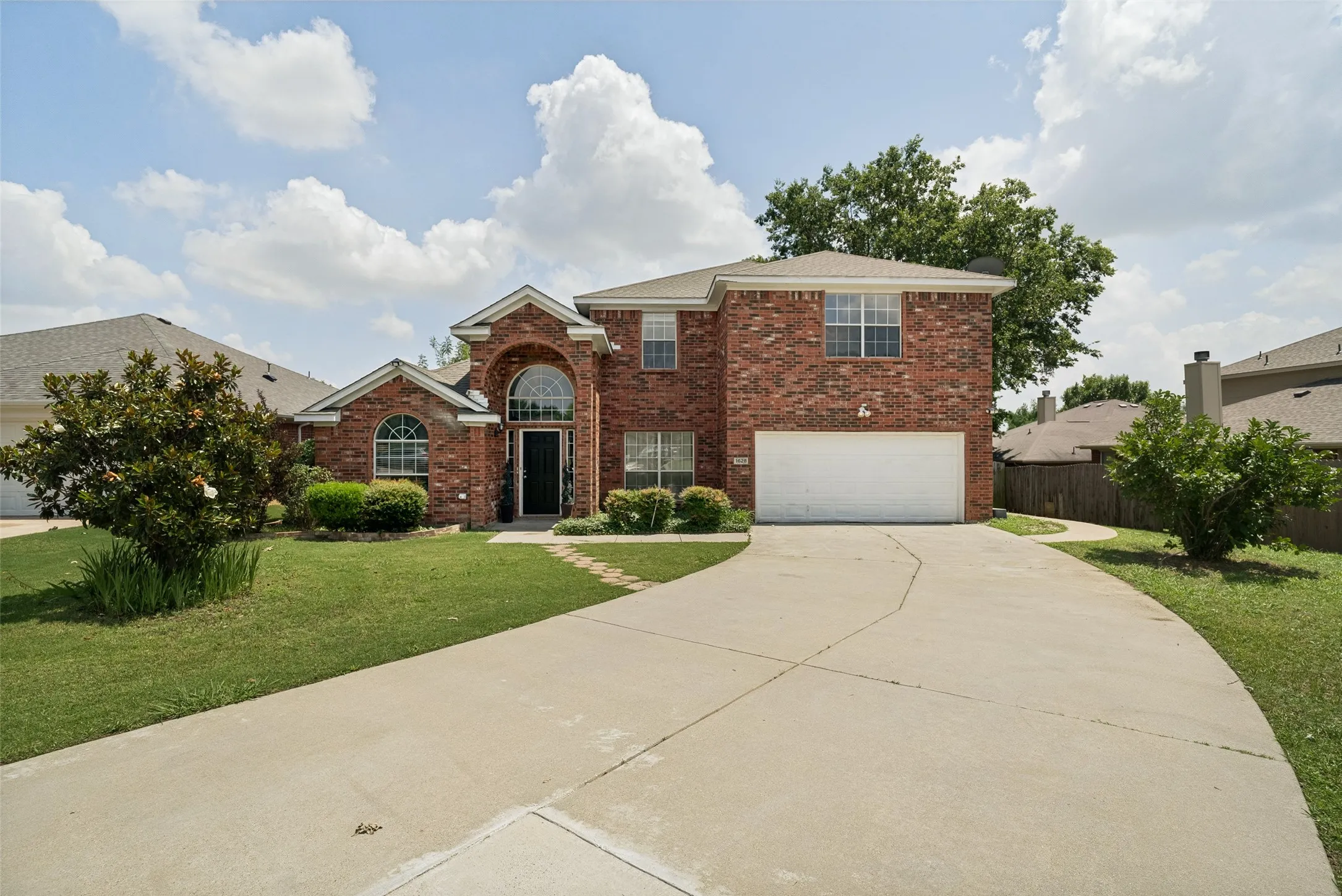Single Family Residence For Sale in Tarrant County , 1628 Tyler Terrace, Mansfield, Texas 76063, 4 Bedroom, 3 Bathroom, 2 Garage spaces, 2,955 Sqft, built in 2000, mls#21291384, Real Estate Agent in Mansfield, Homes For Sale in Tarrant county, Homes For Sale in Mansfield, Realtor in Mansfield Texas, Real Estate Brokerage Independent Realty Texas, Luminita Cordes Realtor