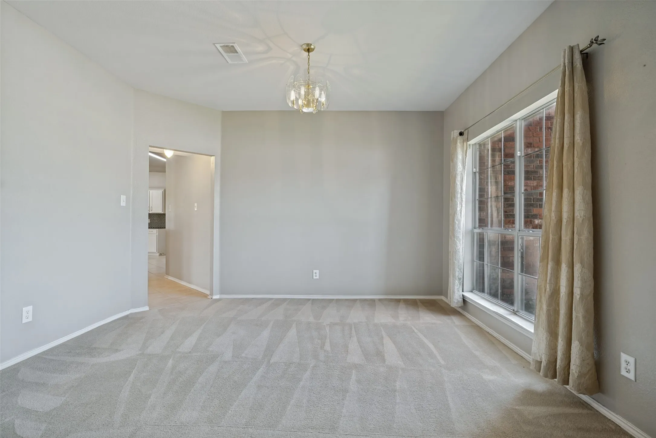 Single Family Residence For Sale in Tarrant County , 1628 Tyler Terrace, Mansfield, Texas 76063, 4 Bedroom, 3 Bathroom, 2 Garage spaces, 2,955 Sqft, built in 2000, mls#21291384, Real Estate Agent in Mansfield, Homes For Sale in Tarrant county, Homes For Sale in Mansfield, Realtor in Mansfield Texas, Real Estate Brokerage Independent Realty Texas, Luminita Cordes Realtor