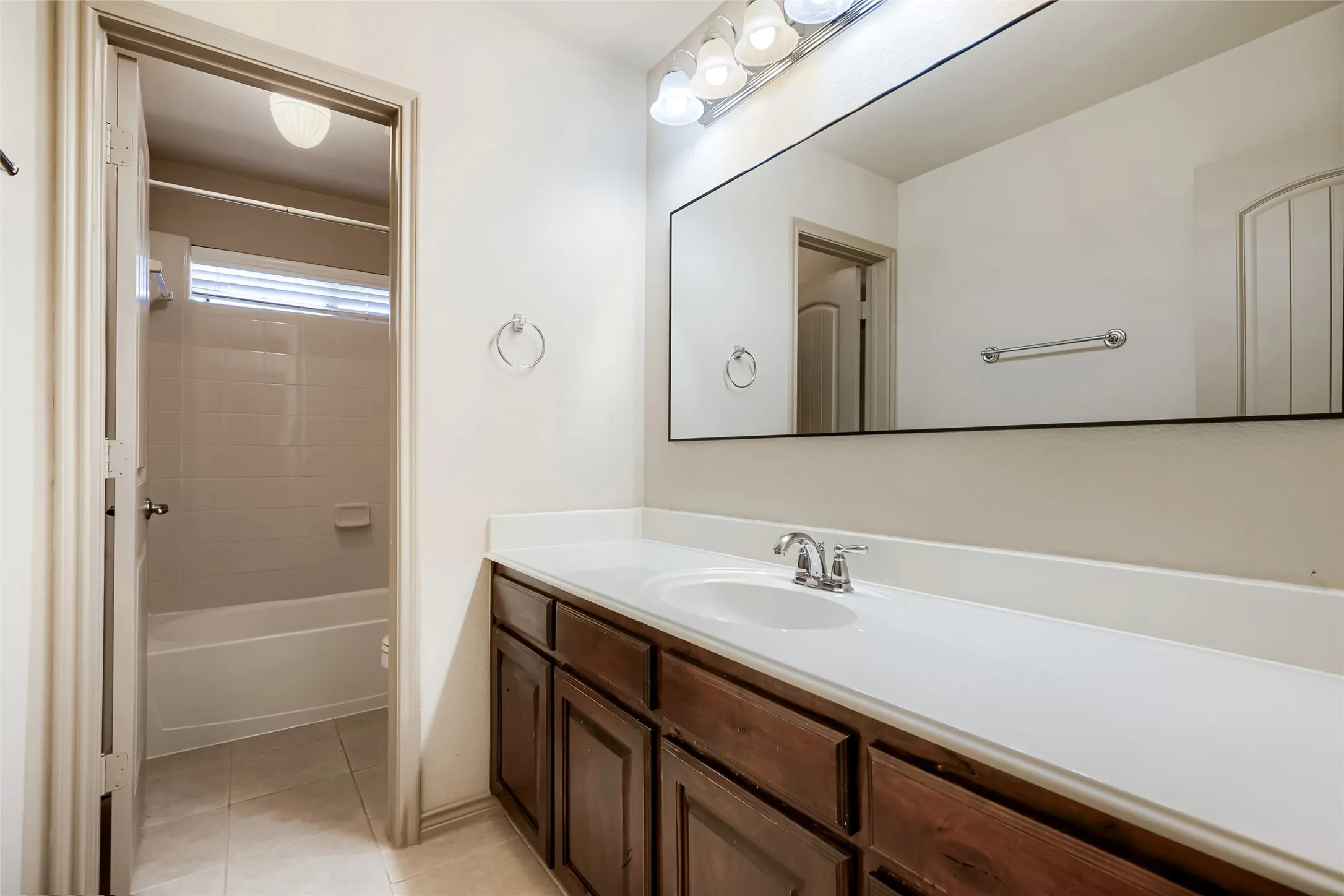 Single Family Residence For Sale in Collin County , 4105 Plymouth Drive, Mc Kinney, Texas 75070, 5 Bedroom, 3 Bathroom, Garage spaces, 2,933 Sqft, built in 2011, mls#21261587, Real Estate Agent in Mc Kinney, Homes For Sale in Collin county, Homes For Sale in Mc Kinney, Realtor in Mc Kinney Texas, Real Estate Brokerage Independent Realty Texas, Luminita Cordes Realtor