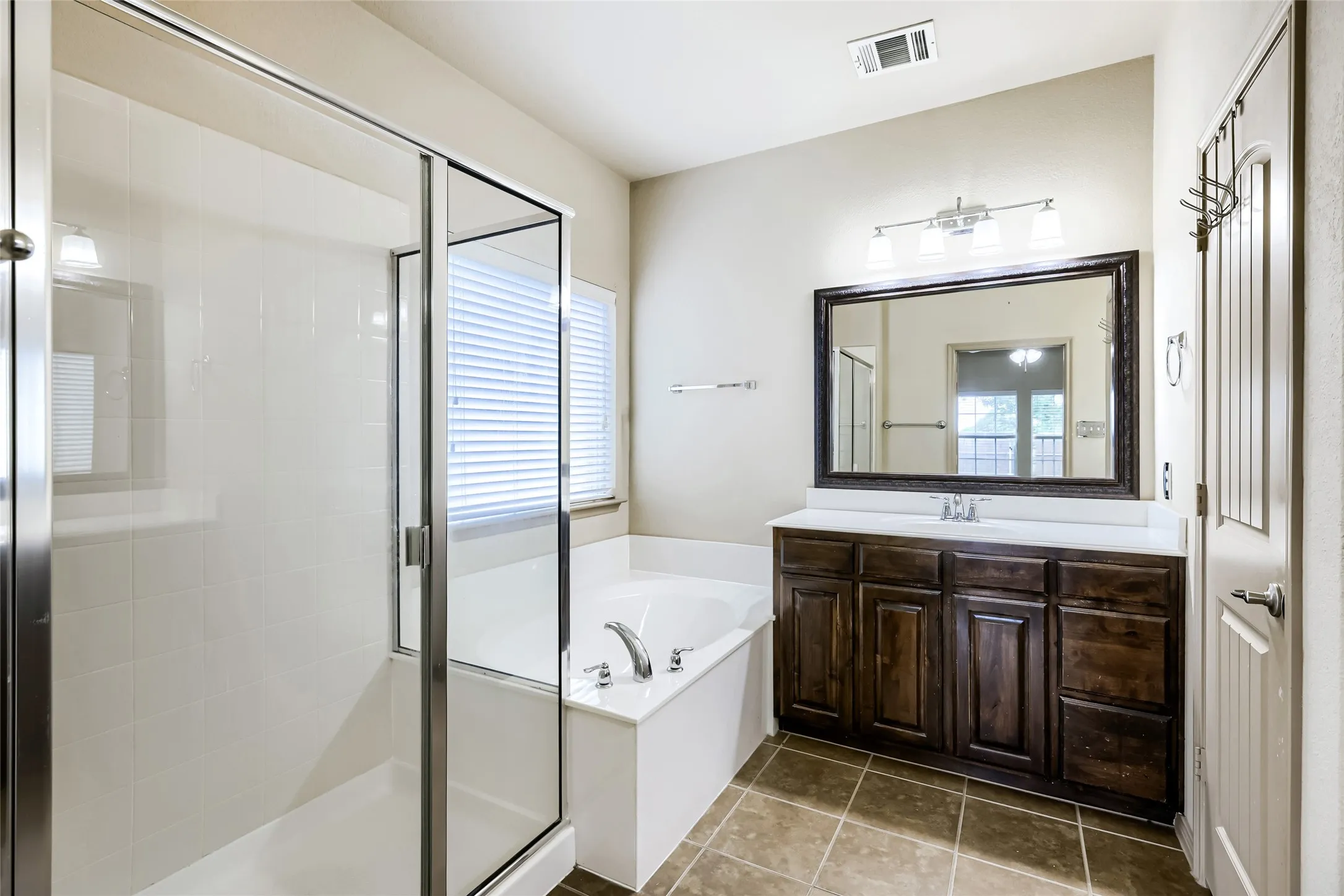 Single Family Residence For Sale in Collin County , 4105 Plymouth Drive, Mc Kinney, Texas 75070, 5 Bedroom, 3 Bathroom, Garage spaces, 2,933 Sqft, built in 2011, mls#21261587, Real Estate Agent in Mc Kinney, Homes For Sale in Collin county, Homes For Sale in Mc Kinney, Realtor in Mc Kinney Texas, Real Estate Brokerage Independent Realty Texas, Luminita Cordes Realtor
