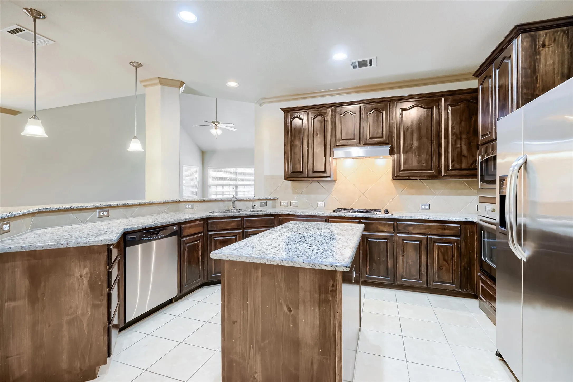 Single Family Residence For Sale in Collin County , 4105 Plymouth Drive, Mc Kinney, Texas 75070, 5 Bedroom, 3 Bathroom, Garage spaces, 2,933 Sqft, built in 2011, mls#21261587, Real Estate Agent in Mc Kinney, Homes For Sale in Collin county, Homes For Sale in Mc Kinney, Realtor in Mc Kinney Texas, Real Estate Brokerage Independent Realty Texas, Luminita Cordes Realtor