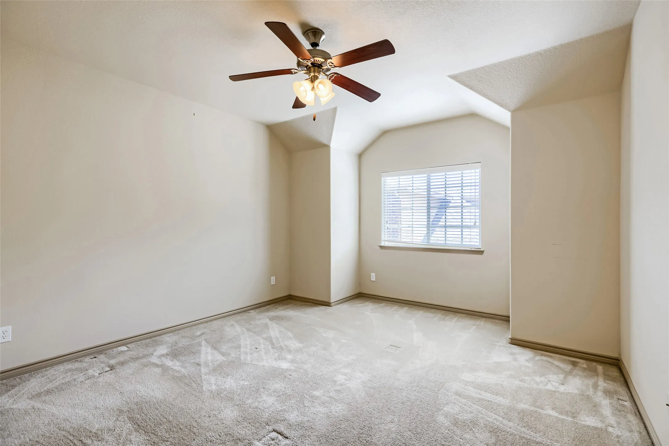 Single Family Residence For Sale in Collin County , 4105 Plymouth Drive, Mc Kinney, Texas 75070, 5 Bedroom, 3 Bathroom, Garage spaces, 2,933 Sqft, built in 2011, mls#21261587, Real Estate Agent in Mc Kinney, Homes For Sale in Collin county, Homes For Sale in Mc Kinney, Realtor in Mc Kinney Texas, Real Estate Brokerage Independent Realty Texas, Luminita Cordes Realtor
