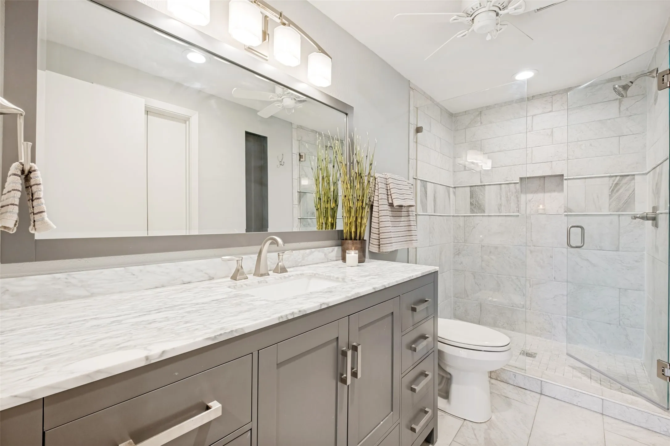 Condominium For Sale in Dallas County , 4933 Skillman Street 149, Dallas, Texas 75206, 2 Bedroom, 2 Bathroom, Garage spaces, 1,146 Sqft, built in 1970, mls#21293288, Real Estate Agent in Dallas, Homes For Sale in Dallas county, Homes For Sale in Dallas, Realtor in Dallas Texas, Real Estate Brokerage Independent Realty Texas, Luminita Cordes Realtor