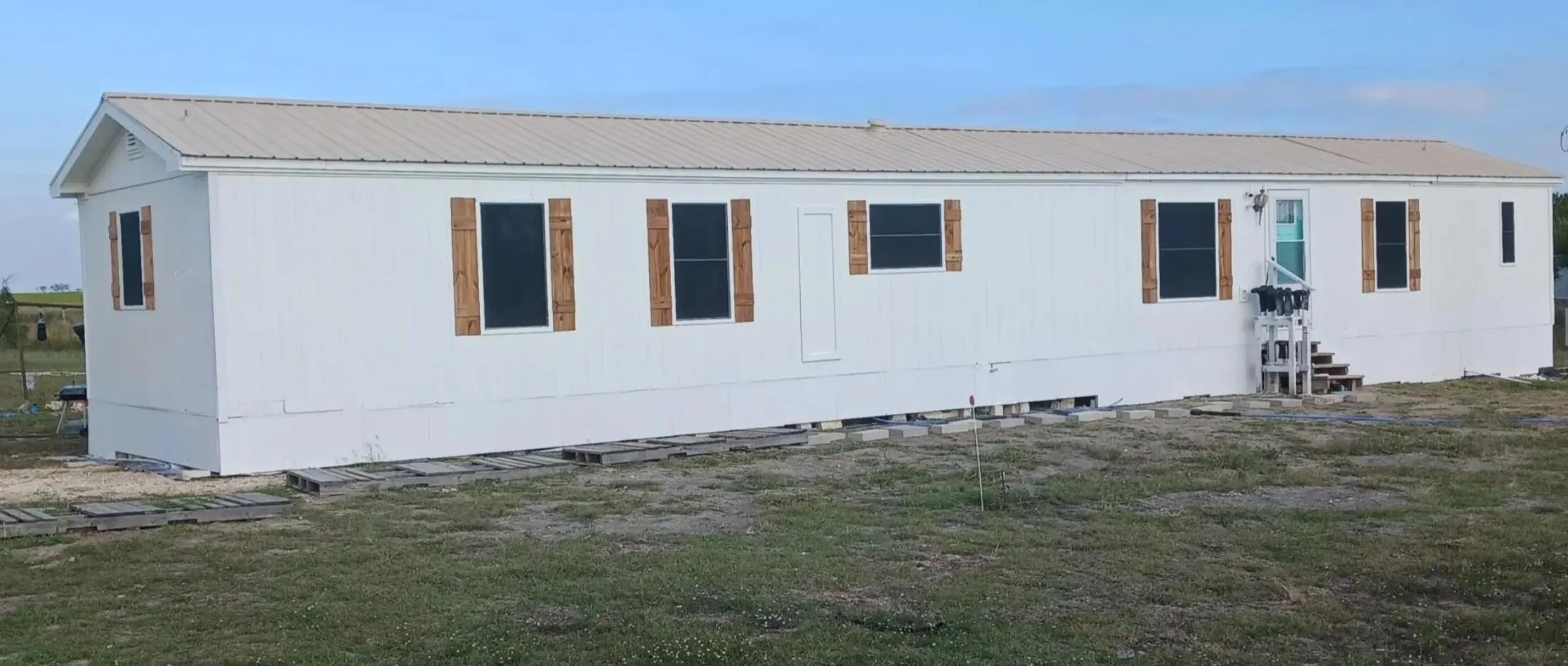 Mobile Home For Sale in Navarro County , 7739 NW County Road 1200, Barry, Texas 75102, 3 Bedrooms, 2 Bathrooms, Garage spaces, 1,170 Sqft, built in 1989, Price $247,000, mls#21293756, Real Estate Agent in Barry, Homes For Sale in Navarro county, Homes For Sale in Barry, Realtor in Barry Texas, Real Estate Brokerage Independent Realty Texas, Luminita Cordes Realtor
