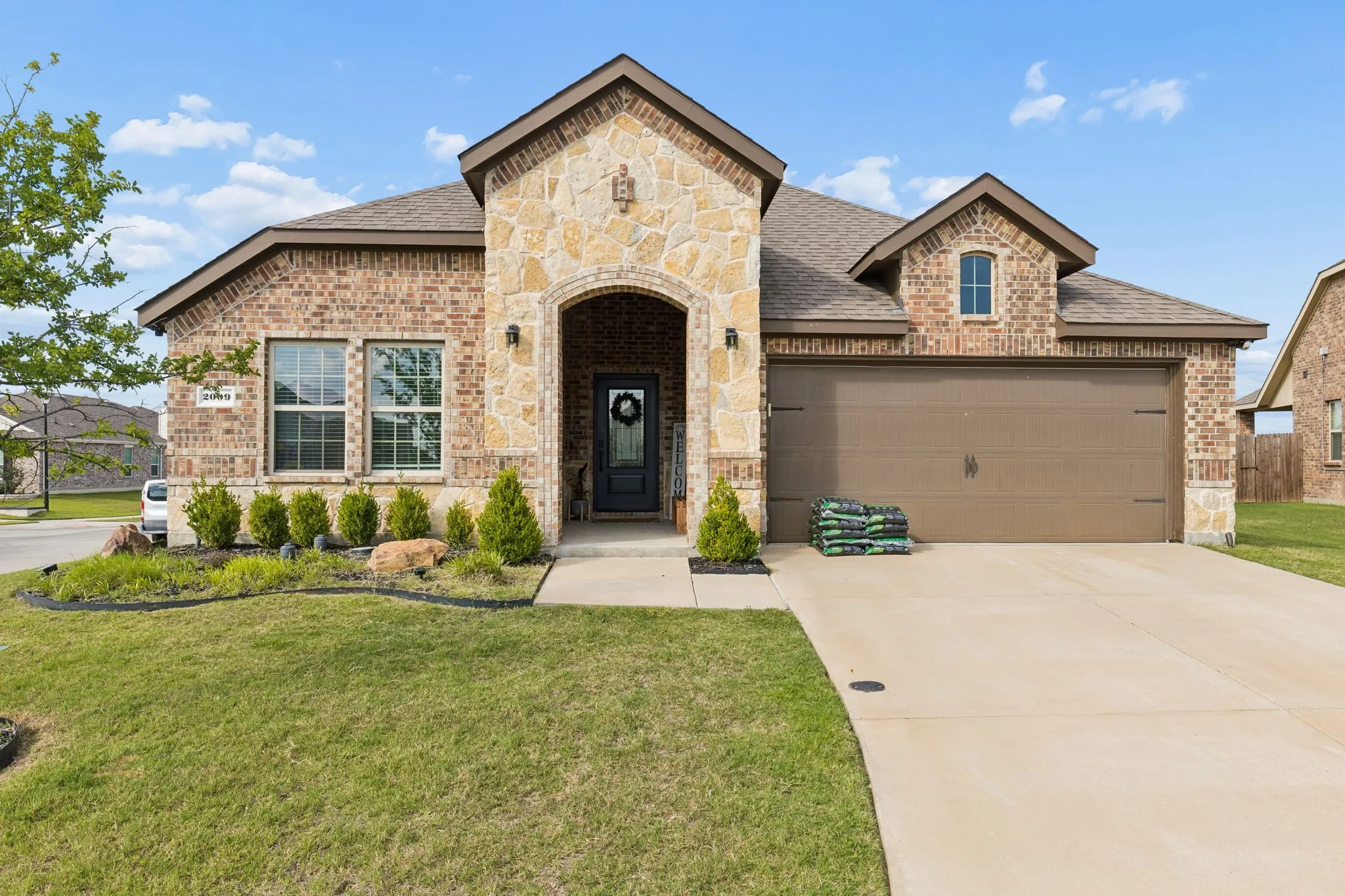 Single Family Residence For Sale in Collin County , 2009 Chisos Court, Princeton, Texas 75407, 3 Bedroom, 2 Bathroom, 2 Garage spaces, 1,653 Sqft, built in 2021, mls#21162331, Real Estate Agent in Princeton, Homes For Sale in Collin county, Homes For Sale in Princeton, Realtor in Princeton Texas, Real Estate Brokerage Independent Realty Texas, Luminita Cordes Realtor