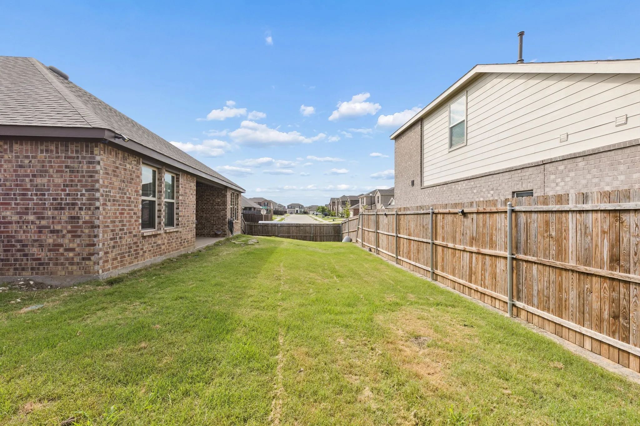 Single Family Residence For Sale in Collin County , 2009 Chisos Court, Princeton, Texas 75407, 3 Bedroom, 2 Bathroom, 2 Garage spaces, 1,653 Sqft, built in 2021, mls#21162331, Real Estate Agent in Princeton, Homes For Sale in Collin county, Homes For Sale in Princeton, Realtor in Princeton Texas, Real Estate Brokerage Independent Realty Texas, Luminita Cordes Realtor