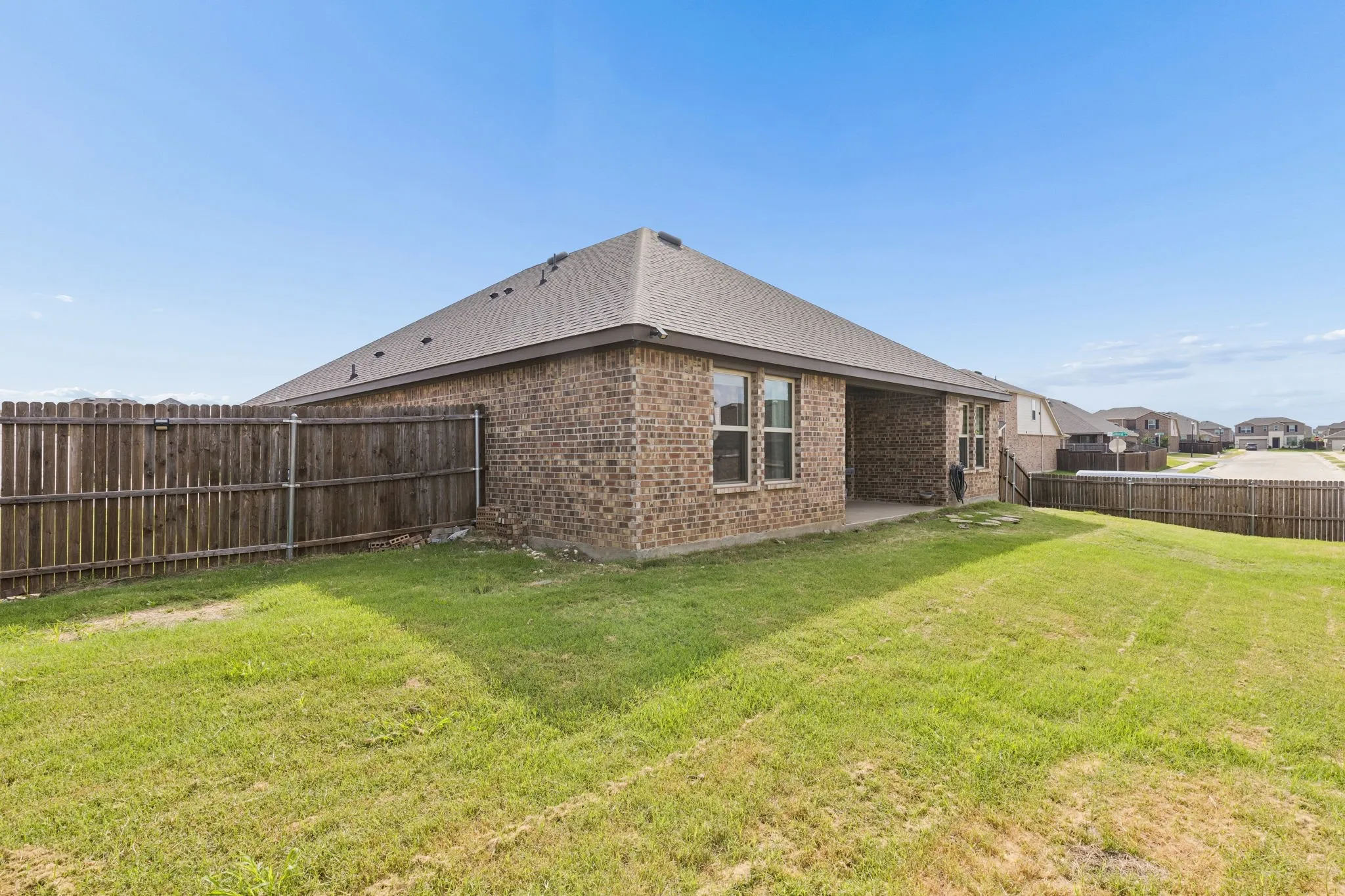 Single Family Residence For Sale in Collin County , 2009 Chisos Court, Princeton, Texas 75407, 3 Bedroom, 2 Bathroom, 2 Garage spaces, 1,653 Sqft, built in 2021, mls#21162331, Real Estate Agent in Princeton, Homes For Sale in Collin county, Homes For Sale in Princeton, Realtor in Princeton Texas, Real Estate Brokerage Independent Realty Texas, Luminita Cordes Realtor