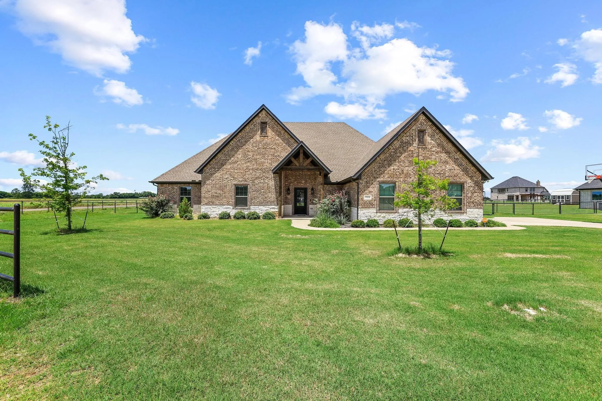 Single Family Residence For Sale in Grayson County , 701 Georgia Boulevard, Collinsville, Texas 76233, 4 Bedroom, 3 Bathroom, 2 Garage spaces, 2,634 Sqft, built in 2023, mls#21293737, Real Estate Agent in Collinsville, Homes For Sale in Grayson county, Homes For Sale in Collinsville, Realtor in Collinsville Texas, Real Estate Brokerage Independent Realty Texas, Luminita Cordes Realtor