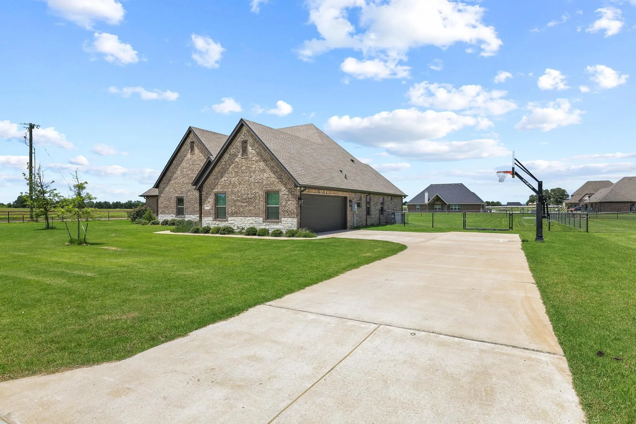 Single Family Residence For Sale in Grayson County , 701 Georgia Boulevard, Collinsville, Texas 76233, 4 Bedroom, 3 Bathroom, 2 Garage spaces, 2,634 Sqft, built in 2023, mls#21293737, Real Estate Agent in Collinsville, Homes For Sale in Grayson county, Homes For Sale in Collinsville, Realtor in Collinsville Texas, Real Estate Brokerage Independent Realty Texas, Luminita Cordes Realtor