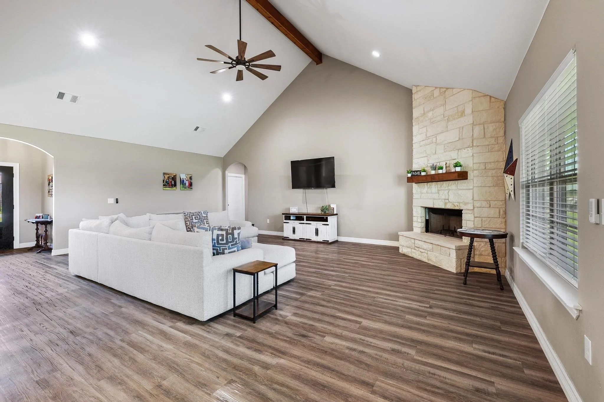Single Family Residence For Sale in Grayson County , 701 Georgia Boulevard, Collinsville, Texas 76233, 4 Bedroom, 3 Bathroom, 2 Garage spaces, 2,634 Sqft, built in 2023, mls#21293737, Real Estate Agent in Collinsville, Homes For Sale in Grayson county, Homes For Sale in Collinsville, Realtor in Collinsville Texas, Real Estate Brokerage Independent Realty Texas, Luminita Cordes Realtor