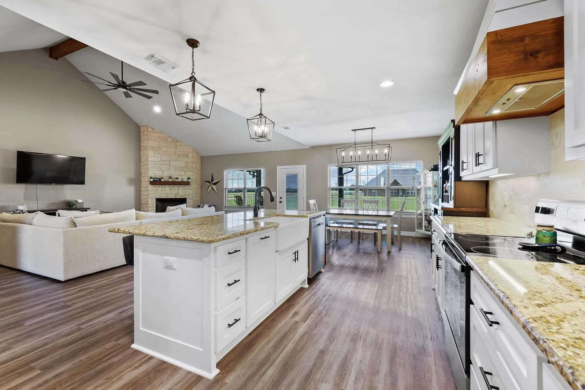 Single Family Residence For Sale in Grayson County , 701 Georgia Boulevard, Collinsville, Texas 76233, 4 Bedroom, 3 Bathroom, 2 Garage spaces, 2,634 Sqft, built in 2023, mls#21293737, Real Estate Agent in Collinsville, Homes For Sale in Grayson county, Homes For Sale in Collinsville, Realtor in Collinsville Texas, Real Estate Brokerage Independent Realty Texas, Luminita Cordes Realtor