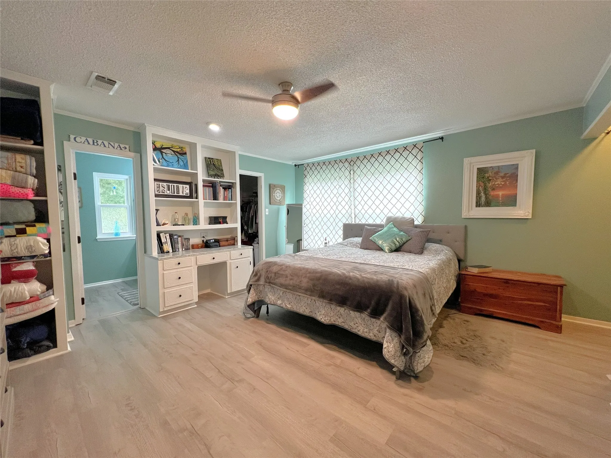 Single Family Residence For Sale in Hopkins County , 321 Merrell Drive, Sulphur Springs, Texas 75482, 5 Bedroom, 3 Bathroom, 2 Garage spaces, 3,395 Sqft, built in 1967, mls#21293384, Real Estate Agent in Sulphur Springs, Homes For Sale in Hopkins county, Homes For Sale in Sulphur Springs, Realtor in Sulphur Springs Texas, Real Estate Brokerage Independent Realty Texas, Luminita Cordes Realtor
