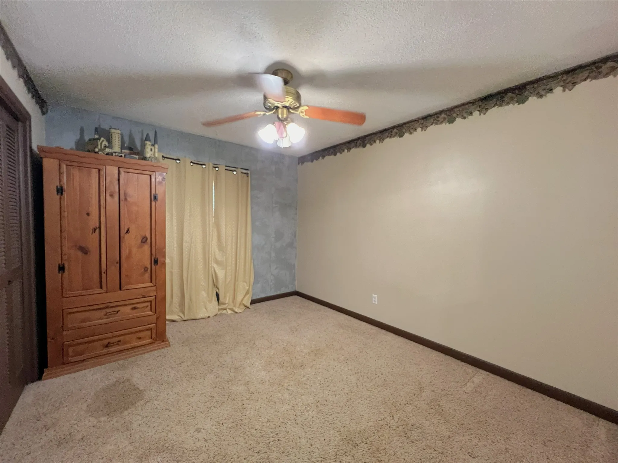 Single Family Residence For Sale in Hopkins County , 321 Merrell Drive, Sulphur Springs, Texas 75482, 5 Bedroom, 3 Bathroom, 2 Garage spaces, 3,395 Sqft, built in 1967, mls#21293384, Real Estate Agent in Sulphur Springs, Homes For Sale in Hopkins county, Homes For Sale in Sulphur Springs, Realtor in Sulphur Springs Texas, Real Estate Brokerage Independent Realty Texas, Luminita Cordes Realtor