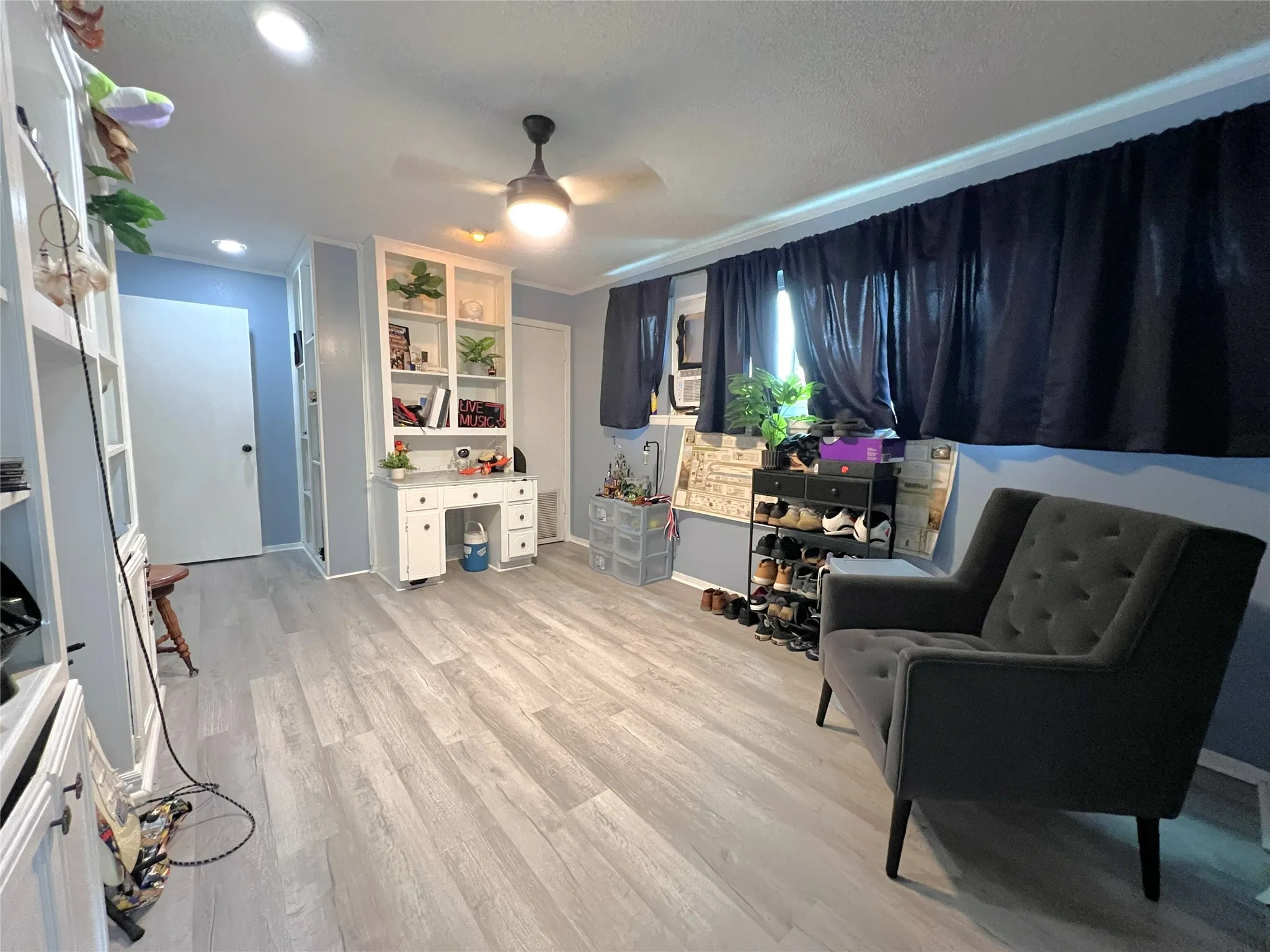 Single Family Residence For Sale in Hopkins County , 321 Merrell Drive, Sulphur Springs, Texas 75482, 5 Bedroom, 3 Bathroom, 2 Garage spaces, 3,395 Sqft, built in 1967, mls#21293384, Real Estate Agent in Sulphur Springs, Homes For Sale in Hopkins county, Homes For Sale in Sulphur Springs, Realtor in Sulphur Springs Texas, Real Estate Brokerage Independent Realty Texas, Luminita Cordes Realtor