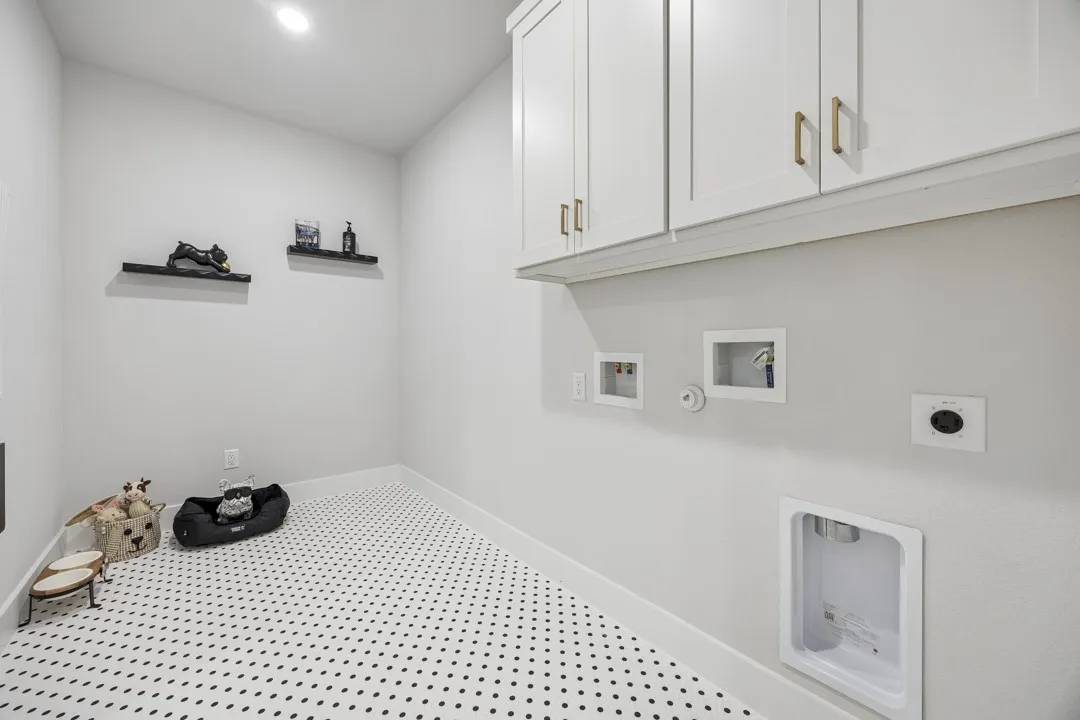Single Family Residence For Sale in Ellis County , 3149 Miller Road, Midlothian, Texas 76065, 4 Bedroom, 4 Bathroom, 2 Garage spaces, 3,972 Sqft, built in 2025, mls#21293751, Real Estate Agent in Midlothian, Homes For Sale in Ellis county, Homes For Sale in Midlothian, Realtor in Midlothian Texas, Real Estate Brokerage Independent Realty Texas, Luminita Cordes Realtor