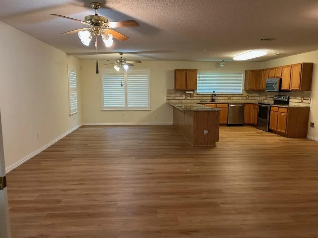 Single Family Residence For Rent in Denton County , 2106 Millwood Drive, Corinth, Texas 76210, 4 Bedrooms, 3 Bathrooms, 2 Garage spaces, 2,989 Sqft, built in 1994, Price $2,800, mls#21293766, Real Estate Agent in Corinth, Homes For Rent in Denton county, Homes For Rent in Corinth, Realtor in Corinth Texas, Real Estate Brokerage Independent Realty Texas, Luminita Cordes Realtor