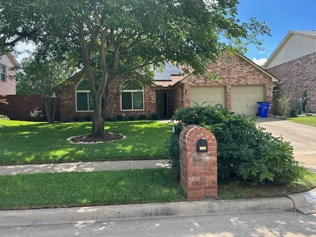 Single Family Residence For Rent in Denton County , 2106 Millwood Drive, Corinth, Texas 76210, 4 Bedrooms, 3 Bathrooms, 2 Garage spaces, 2,989 Sqft, built in 1994, Price $2,800, mls#21293766, Real Estate Agent in Corinth, Homes For Rent in Denton county, Homes For Rent in Corinth, Realtor in Corinth Texas, Real Estate Brokerage Independent Realty Texas, Luminita Cordes Realtor
