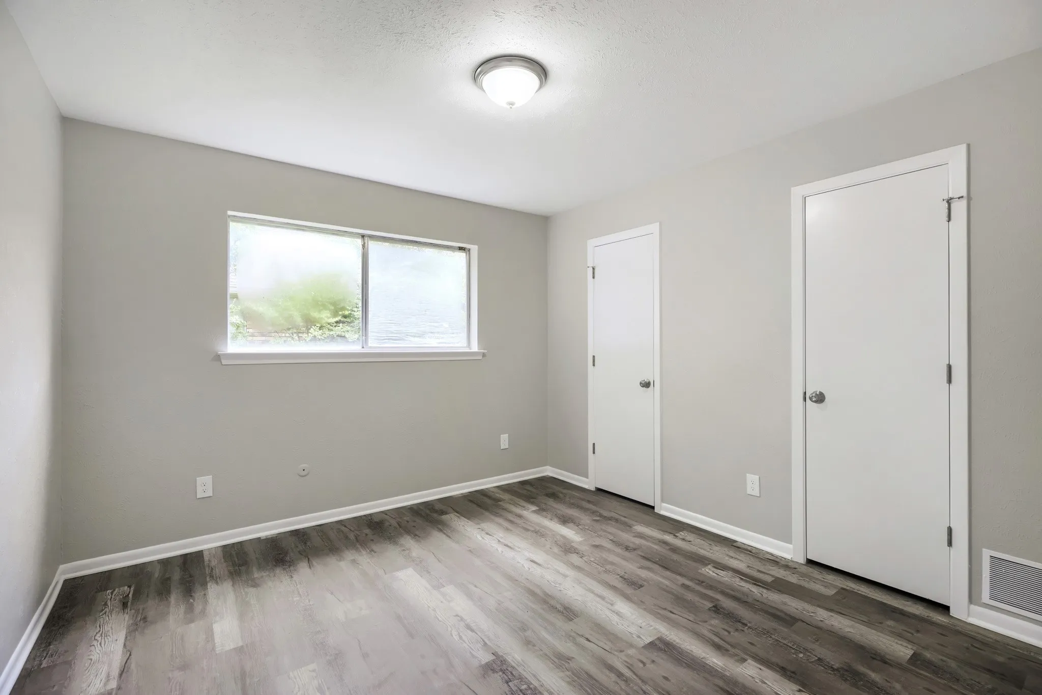 Single Family Residence For Sale in Dallas County , 6008 Spring Flower Trail, Dallas, Texas 75248, 3 Bedroom, 3 Bathroom, 2 Garage spaces, 1,971 Sqft, built in 1977, mls#21168339, Real Estate Agent in Dallas, Homes For Sale in Dallas county, Homes For Sale in Dallas, Realtor in Dallas Texas, Real Estate Brokerage Independent Realty Texas, Luminita Cordes Realtor