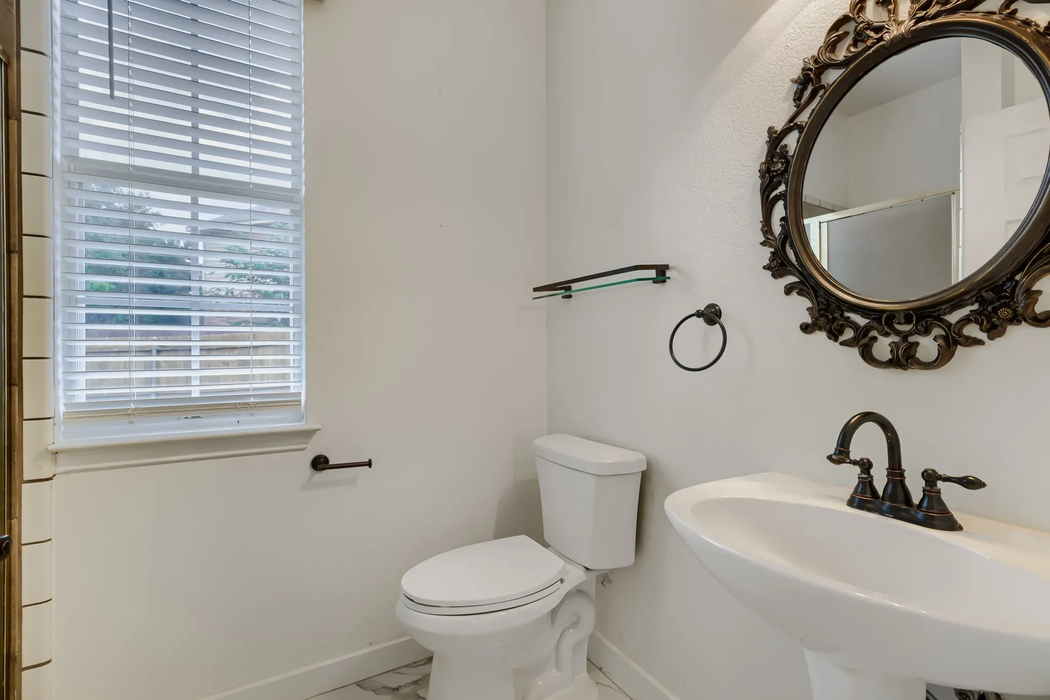 Single Family Residence For Sale in Collin County , 419 Misty Meadow Drive, Allen, Texas 75013, 4 Bedroom, 3 Bathroom, 2 Garage spaces, 3,238 Sqft, built in 2000, mls#21290854, Real Estate Agent in Allen, Homes For Sale in Collin county, Homes For Sale in Allen, Realtor in Allen Texas, Real Estate Brokerage Independent Realty Texas, Luminita Cordes Realtor