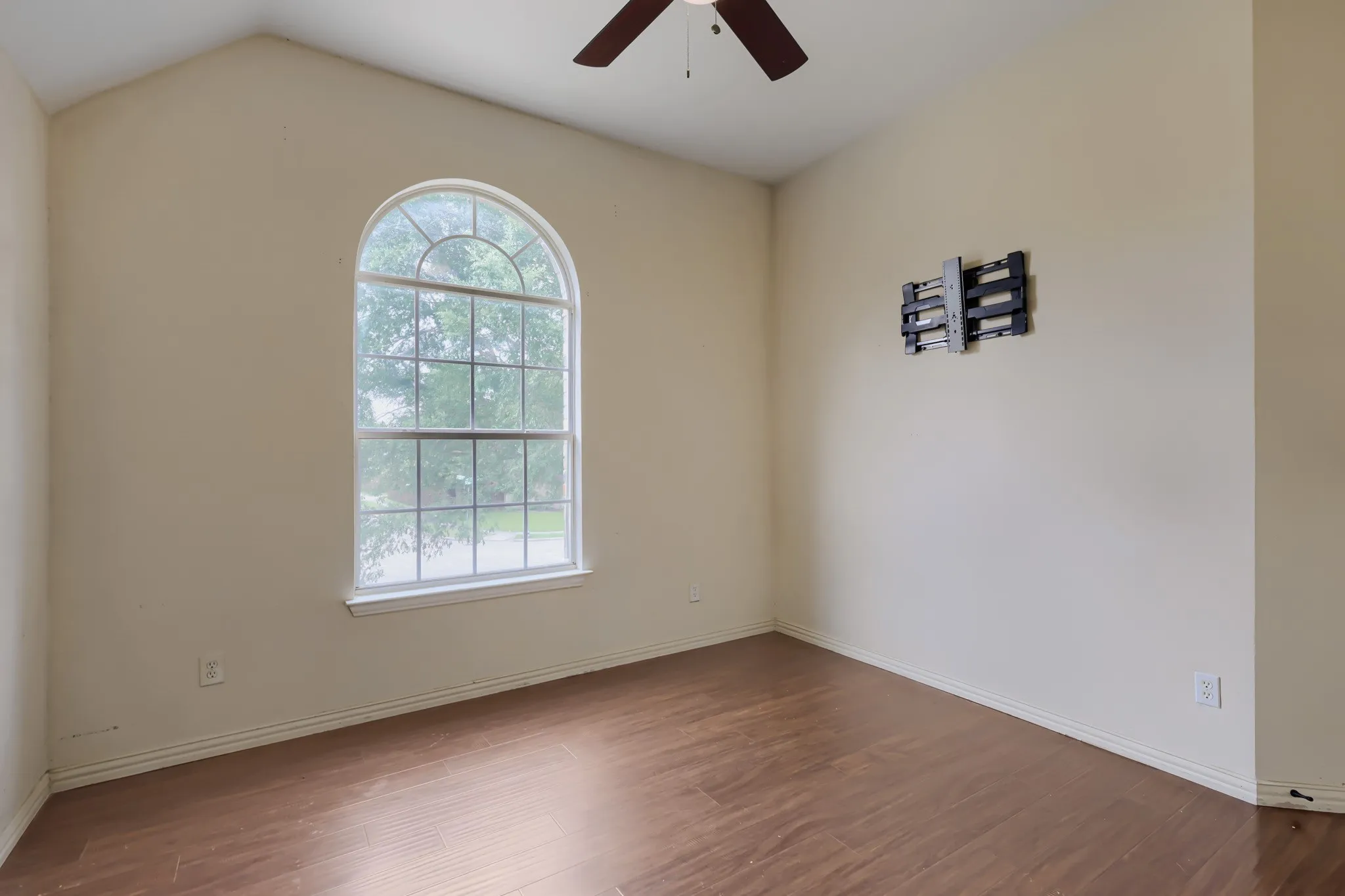 Single Family Residence For Sale in Collin County , 419 Misty Meadow Drive, Allen, Texas 75013, 4 Bedroom, 3 Bathroom, 2 Garage spaces, 3,238 Sqft, built in 2000, mls#21290854, Real Estate Agent in Allen, Homes For Sale in Collin county, Homes For Sale in Allen, Realtor in Allen Texas, Real Estate Brokerage Independent Realty Texas, Luminita Cordes Realtor
