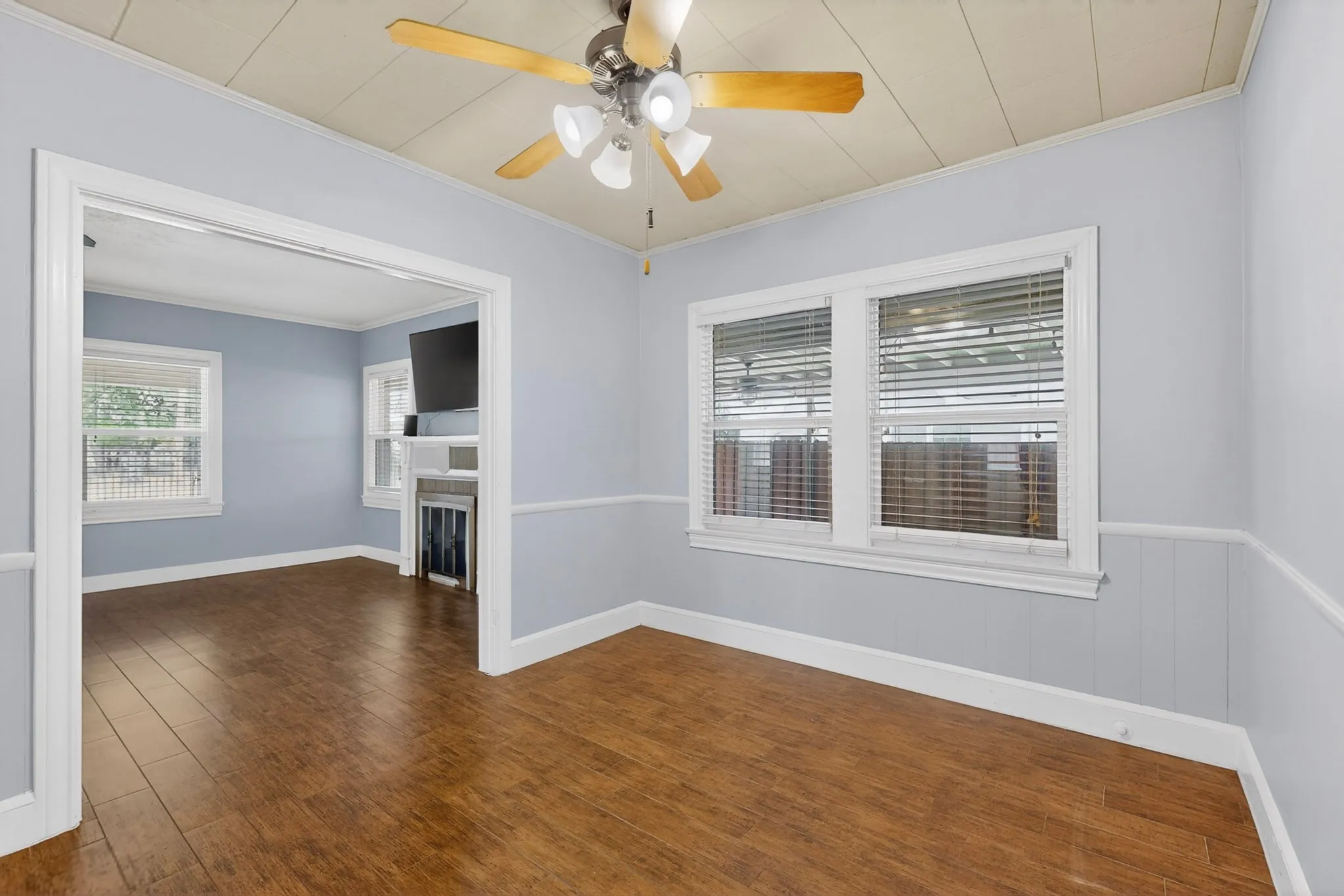 Single Family Residence For Sale in Smith County , 926 S Kennedy Avenue, Tyler, Texas 75701, 3 Bedroom, 2 Bathroom, 1 Garage spaces, 1,359 Sqft, built in 1936, mls#21292554, Real Estate Agent in Tyler, Homes For Sale in Smith county, Homes For Sale in Tyler, Realtor in Tyler Texas, Real Estate Brokerage Independent Realty Texas, Luminita Cordes Realtor