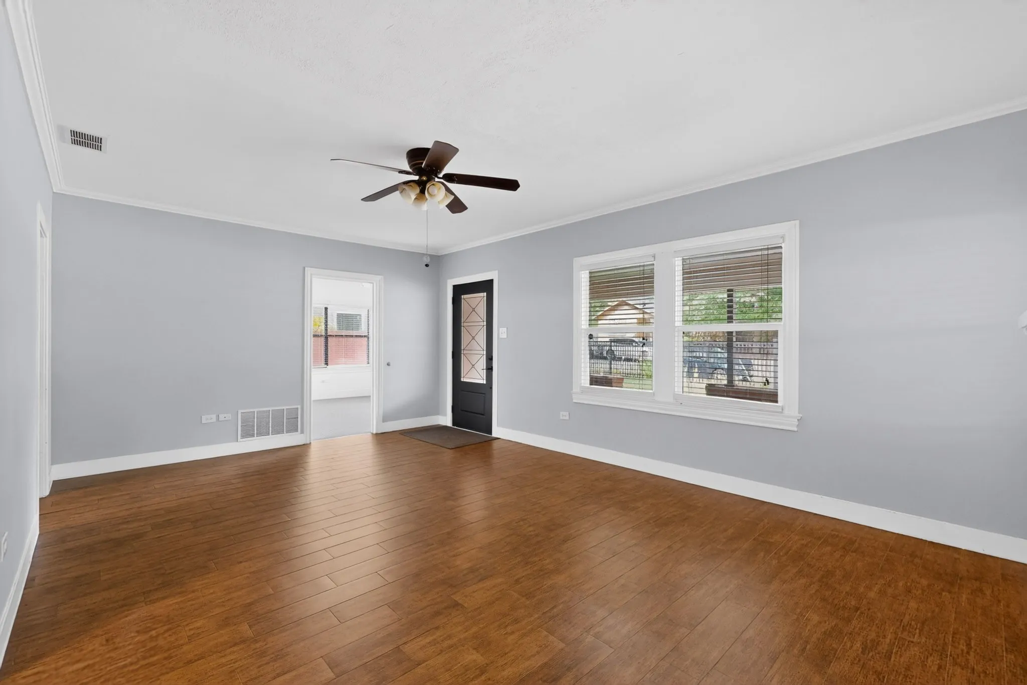 Single Family Residence For Sale in Smith County , 926 S Kennedy Avenue, Tyler, Texas 75701, 3 Bedroom, 2 Bathroom, 1 Garage spaces, 1,359 Sqft, built in 1936, mls#21292554, Real Estate Agent in Tyler, Homes For Sale in Smith county, Homes For Sale in Tyler, Realtor in Tyler Texas, Real Estate Brokerage Independent Realty Texas, Luminita Cordes Realtor