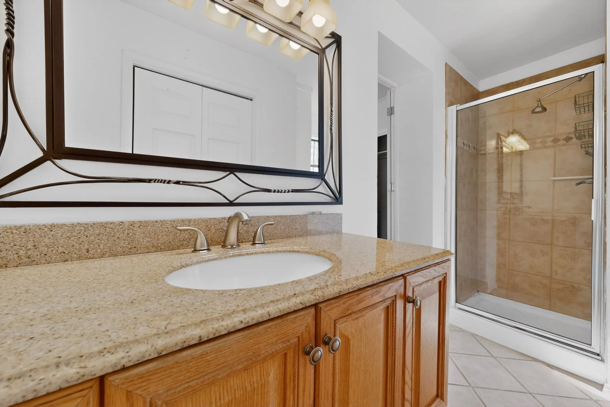 Single Family Residence For Sale in Smith County , 926 S Kennedy Avenue, Tyler, Texas 75701, 3 Bedroom, 2 Bathroom, 1 Garage spaces, 1,359 Sqft, built in 1936, mls#21292554, Real Estate Agent in Tyler, Homes For Sale in Smith county, Homes For Sale in Tyler, Realtor in Tyler Texas, Real Estate Brokerage Independent Realty Texas, Luminita Cordes Realtor