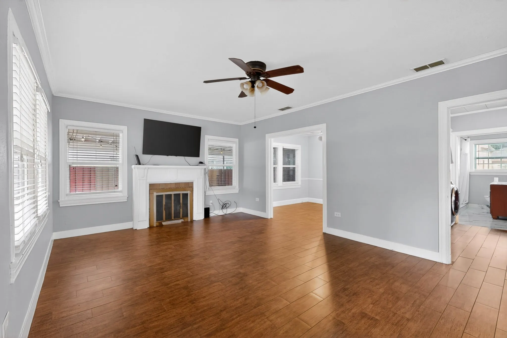 Single Family Residence For Sale in Smith County , 926 S Kennedy Avenue, Tyler, Texas 75701, 3 Bedroom, 2 Bathroom, 1 Garage spaces, 1,359 Sqft, built in 1936, mls#21292554, Real Estate Agent in Tyler, Homes For Sale in Smith county, Homes For Sale in Tyler, Realtor in Tyler Texas, Real Estate Brokerage Independent Realty Texas, Luminita Cordes Realtor