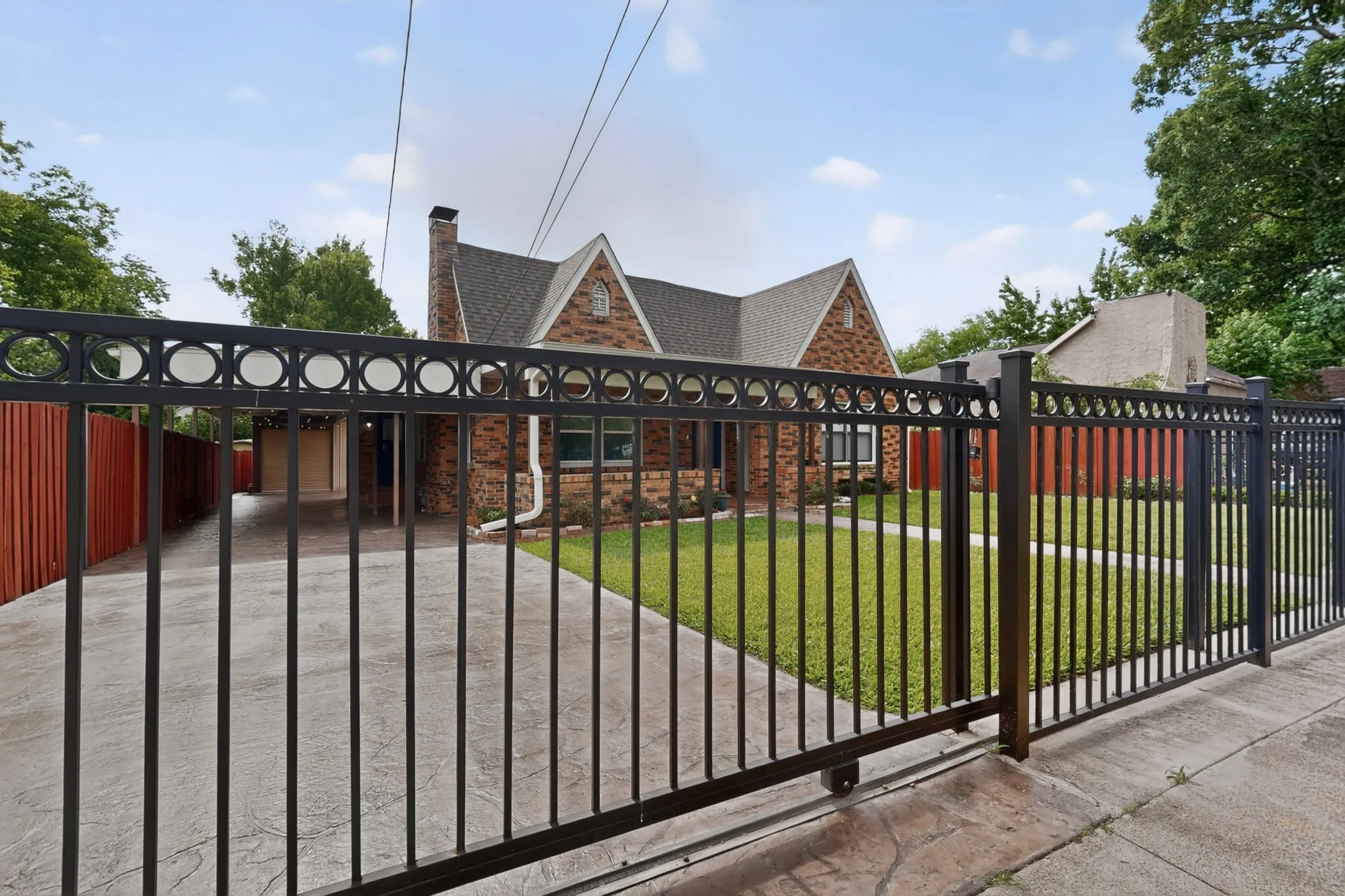 Single Family Residence For Sale in Smith County , 926 S Kennedy Avenue, Tyler, Texas 75701, 3 Bedroom, 2 Bathroom, 1 Garage spaces, 1,359 Sqft, built in 1936, mls#21292554, Real Estate Agent in Tyler, Homes For Sale in Smith county, Homes For Sale in Tyler, Realtor in Tyler Texas, Real Estate Brokerage Independent Realty Texas, Luminita Cordes Realtor
