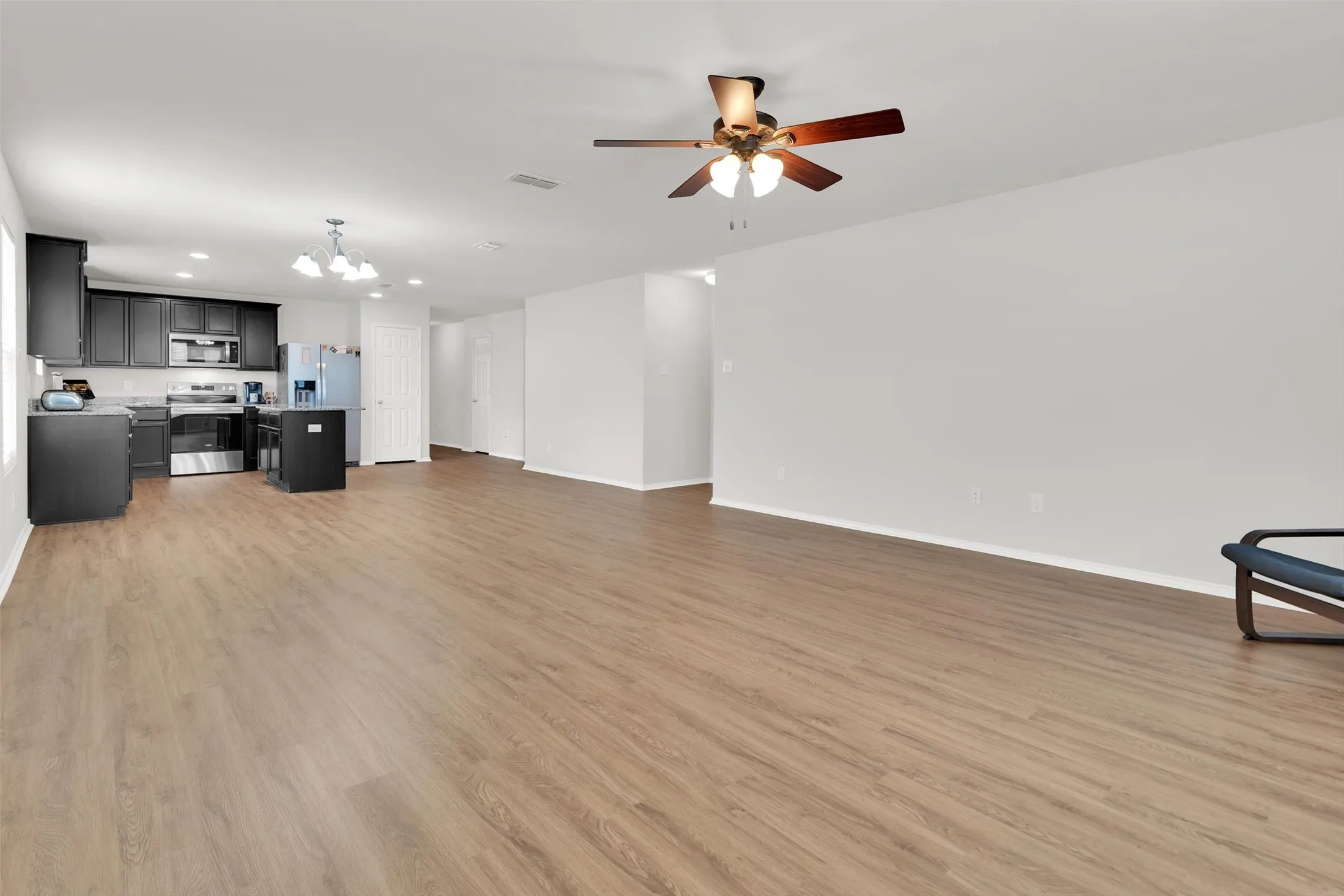 Single Family Residence For Sale in Collin County , 3011 Hickory Ridge, Melissa, Texas 75454, 3 Bedroom, 2 Bathroom, 2 Garage spaces, 1,894 Sqft, built in 2015, mls#21290706, Real Estate Agent in Melissa, Homes For Sale in Collin county, Homes For Sale in Melissa, Realtor in Melissa Texas, Real Estate Brokerage Independent Realty Texas, Luminita Cordes Realtor