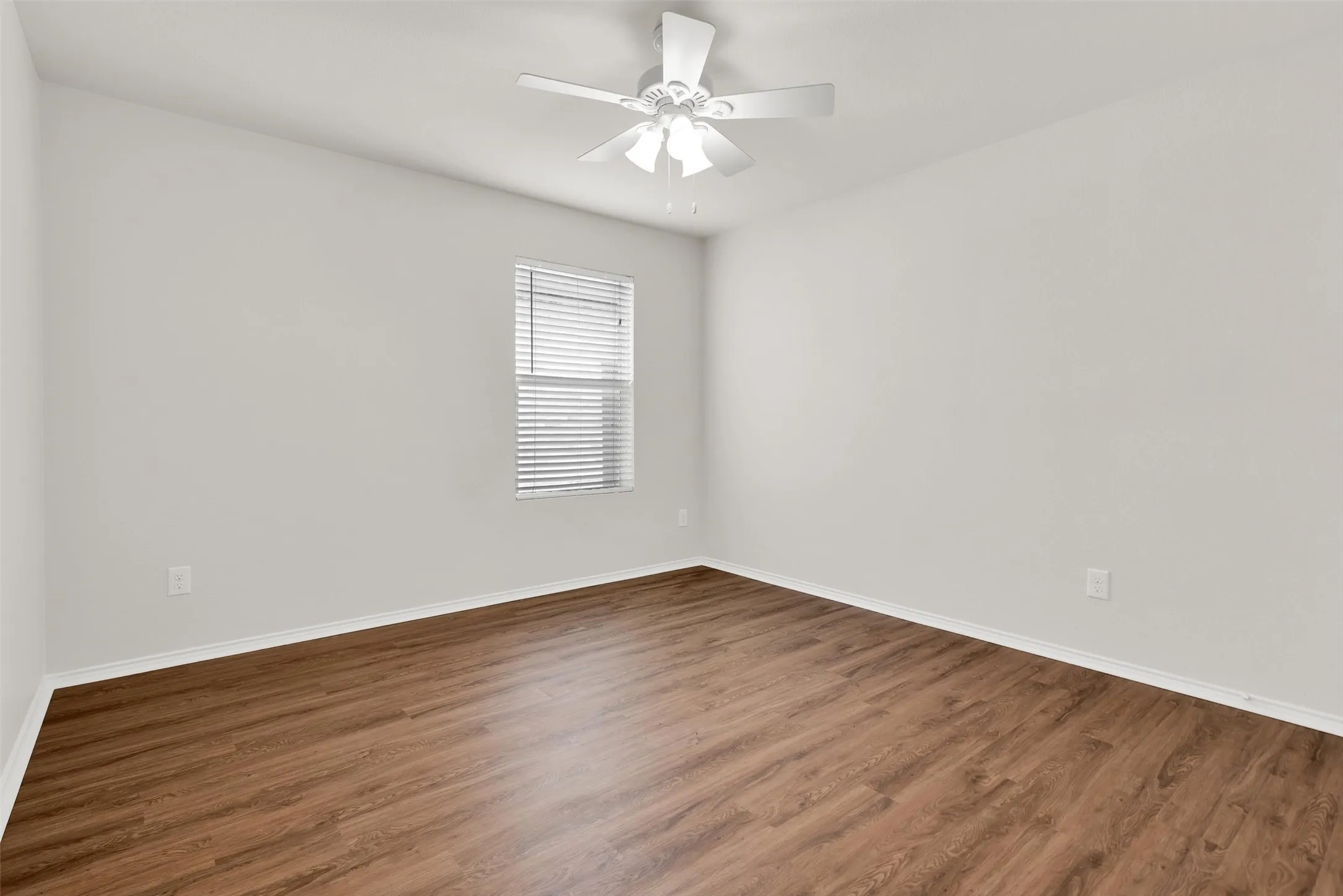 Single Family Residence For Sale in Collin County , 3011 Hickory Ridge, Melissa, Texas 75454, 3 Bedroom, 2 Bathroom, 2 Garage spaces, 1,894 Sqft, built in 2015, mls#21290706, Real Estate Agent in Melissa, Homes For Sale in Collin county, Homes For Sale in Melissa, Realtor in Melissa Texas, Real Estate Brokerage Independent Realty Texas, Luminita Cordes Realtor