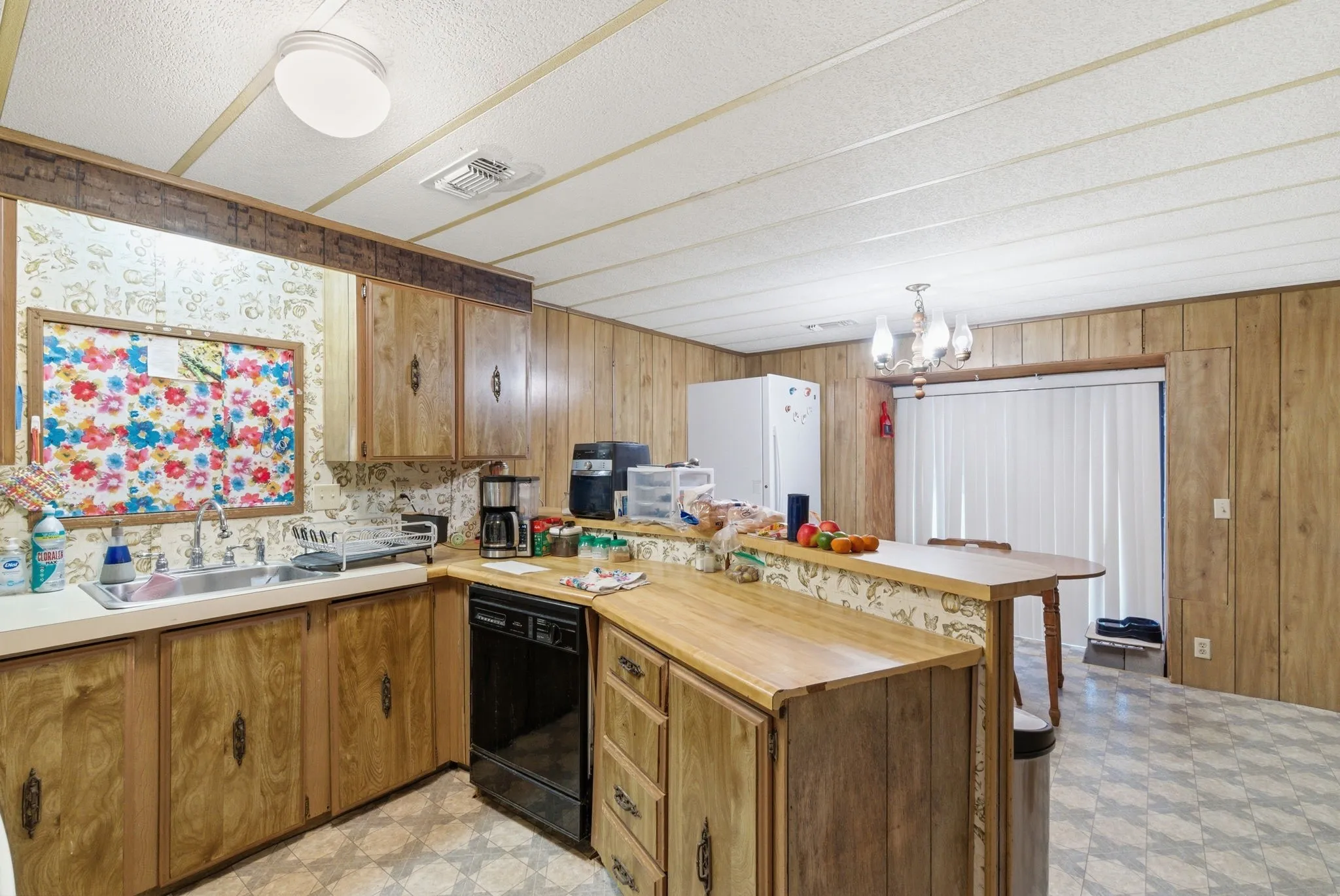 Industrial For Sale in Tarrant County , 10901 Jacksboro Highway, Fort Worth, Texas 76135, 0, 0, Garage spaces, 6,775 Sqft, built in 1980, mls#21293654, Real Estate Agent in Fort Worth, Homes For Sale in Tarrant county, Homes For Sale in Fort Worth, Realtor in Fort Worth Texas, Real Estate Brokerage Independent Realty Texas, Luminita Cordes Realtor