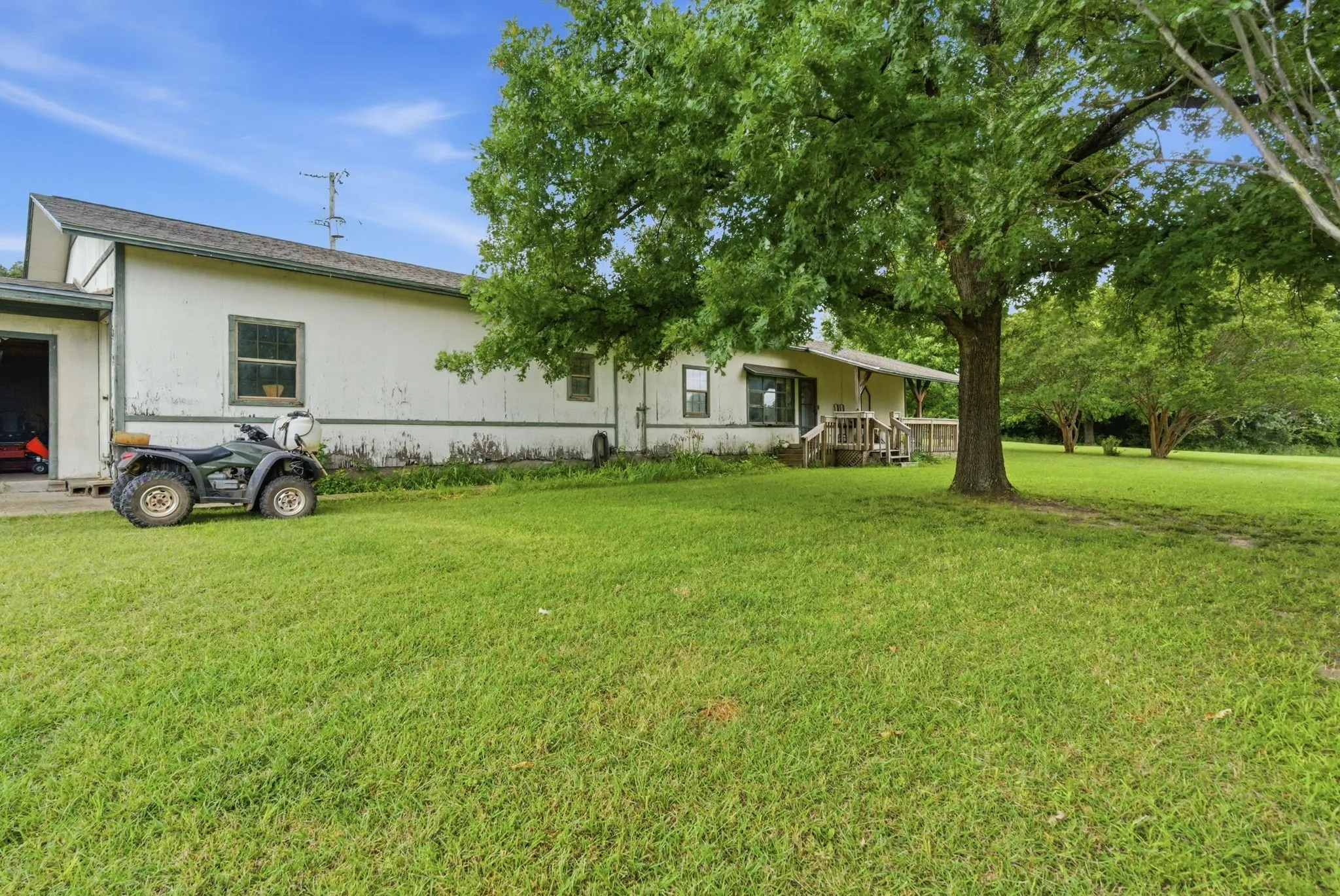 Industrial For Sale in Tarrant County , 10901 Jacksboro Highway, Fort Worth, Texas 76135, 0, 0, Garage spaces, 6,775 Sqft, built in 1980, mls#21293654, Real Estate Agent in Fort Worth, Homes For Sale in Tarrant county, Homes For Sale in Fort Worth, Realtor in Fort Worth Texas, Real Estate Brokerage Independent Realty Texas, Luminita Cordes Realtor
