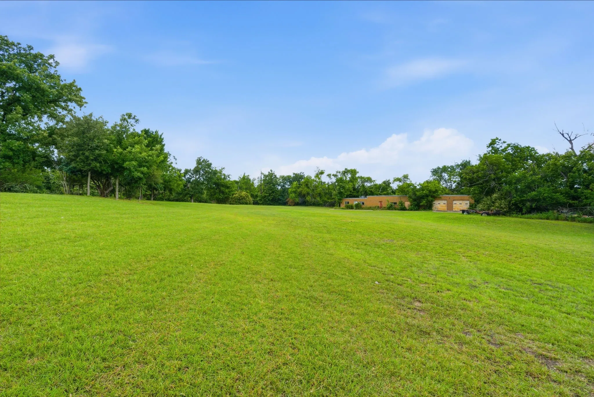 Industrial For Sale in Tarrant County , 10901 Jacksboro Highway, Fort Worth, Texas 76135, 0, 0, Garage spaces, 6,775 Sqft, built in 1980, mls#21293654, Real Estate Agent in Fort Worth, Homes For Sale in Tarrant county, Homes For Sale in Fort Worth, Realtor in Fort Worth Texas, Real Estate Brokerage Independent Realty Texas, Luminita Cordes Realtor