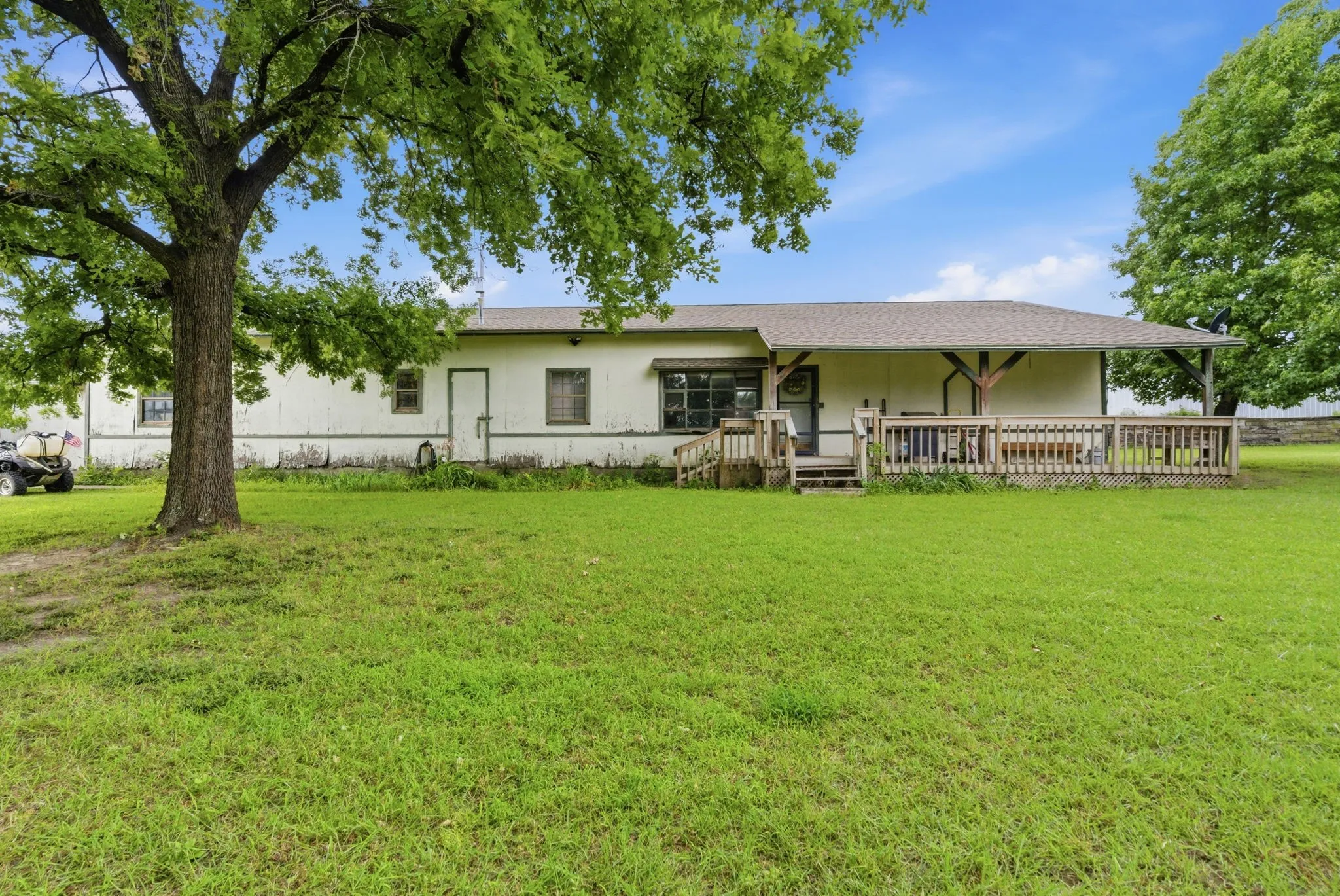 Industrial For Sale in Tarrant County , 10901 Jacksboro Highway, Fort Worth, Texas 76135, 0, 0, Garage spaces, 6,775 Sqft, built in 1980, mls#21293654, Real Estate Agent in Fort Worth, Homes For Sale in Tarrant county, Homes For Sale in Fort Worth, Realtor in Fort Worth Texas, Real Estate Brokerage Independent Realty Texas, Luminita Cordes Realtor
