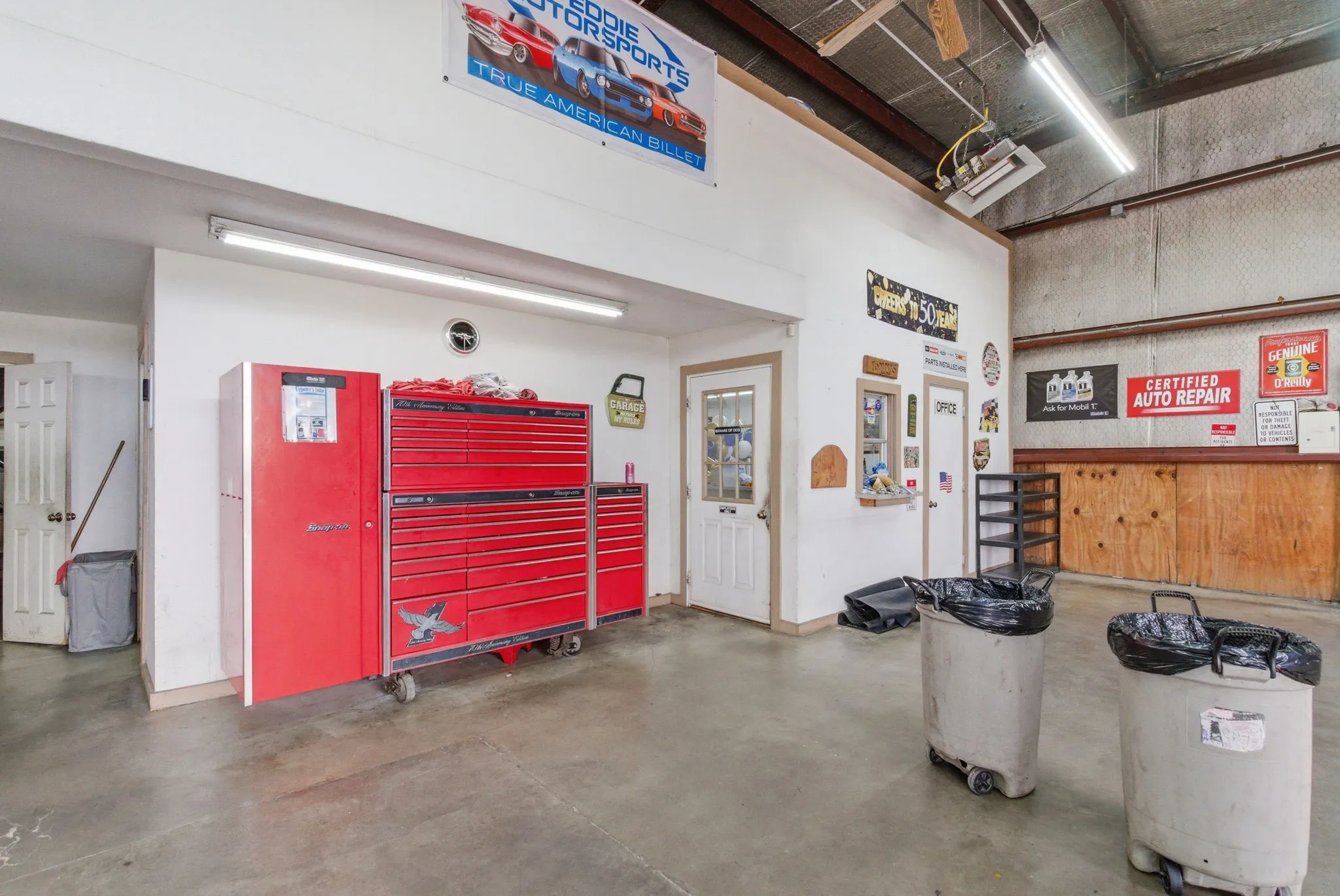 Industrial For Sale in Tarrant County , 10901 Jacksboro Highway, Fort Worth, Texas 76135, 0, 0, Garage spaces, 6,775 Sqft, built in 1980, mls#21293654, Real Estate Agent in Fort Worth, Homes For Sale in Tarrant county, Homes For Sale in Fort Worth, Realtor in Fort Worth Texas, Real Estate Brokerage Independent Realty Texas, Luminita Cordes Realtor