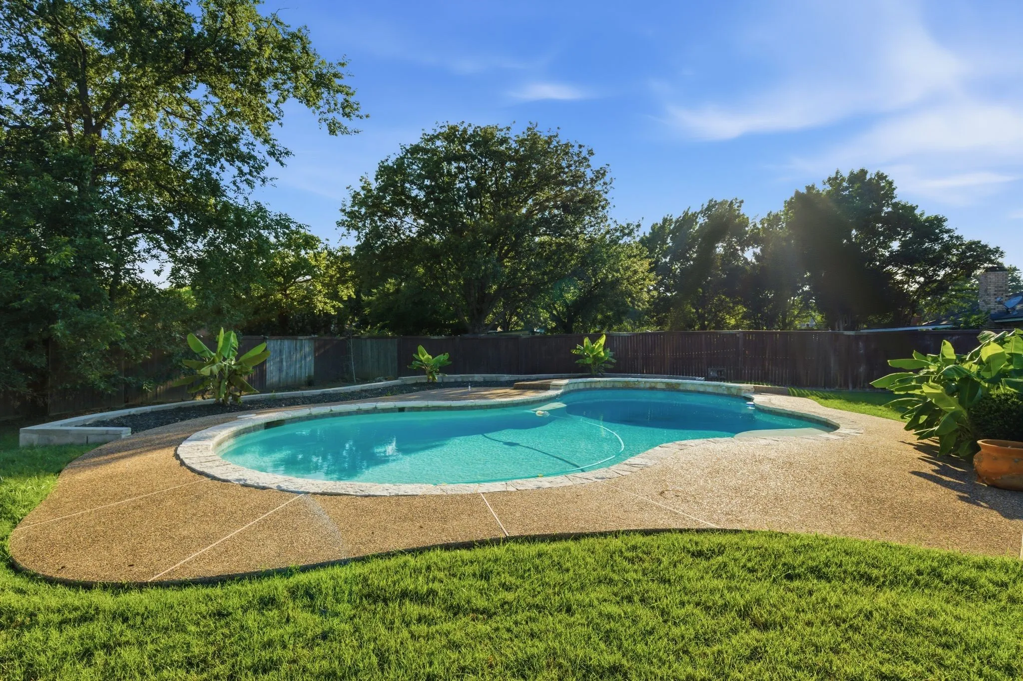 Single Family Residence For Sale in Tarrant County , 8516 Crestview Drive, North Richland Hills, Texas 76182, 3 Bedroom, 2 Bathroom, 2 Garage spaces, 1,490 Sqft, built in 1979, mls#21293771, Real Estate Agent in North Richland Hills, Homes For Sale in Tarrant county, Homes For Sale in North Richland Hills, Realtor in North Richland Hills Texas, Real Estate Brokerage Independent Realty Texas, Luminita Cordes Realtor