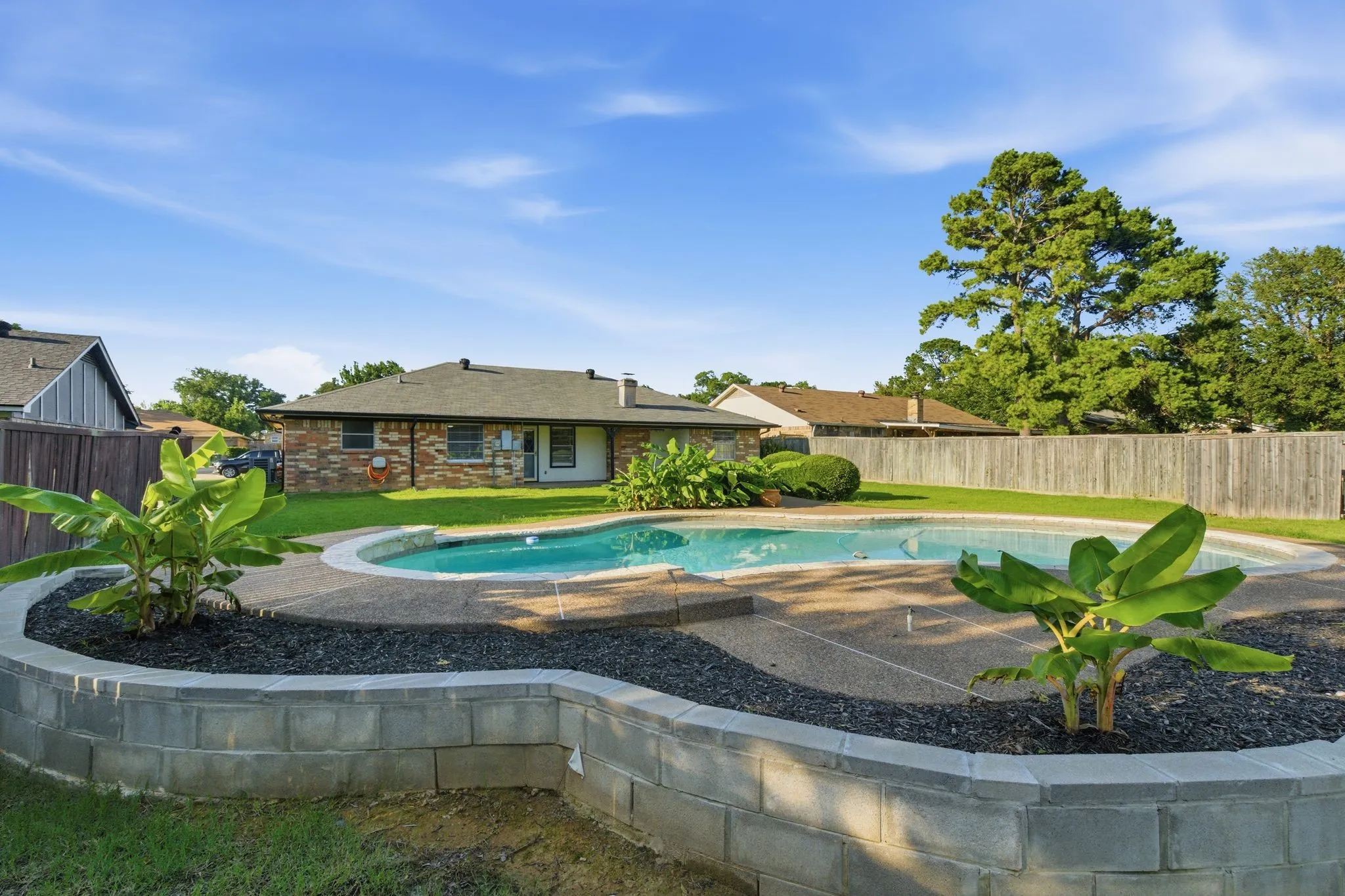Single Family Residence For Sale in Tarrant County , 8516 Crestview Drive, North Richland Hills, Texas 76182, 3 Bedroom, 2 Bathroom, 2 Garage spaces, 1,490 Sqft, built in 1979, mls#21293771, Real Estate Agent in North Richland Hills, Homes For Sale in Tarrant county, Homes For Sale in North Richland Hills, Realtor in North Richland Hills Texas, Real Estate Brokerage Independent Realty Texas, Luminita Cordes Realtor