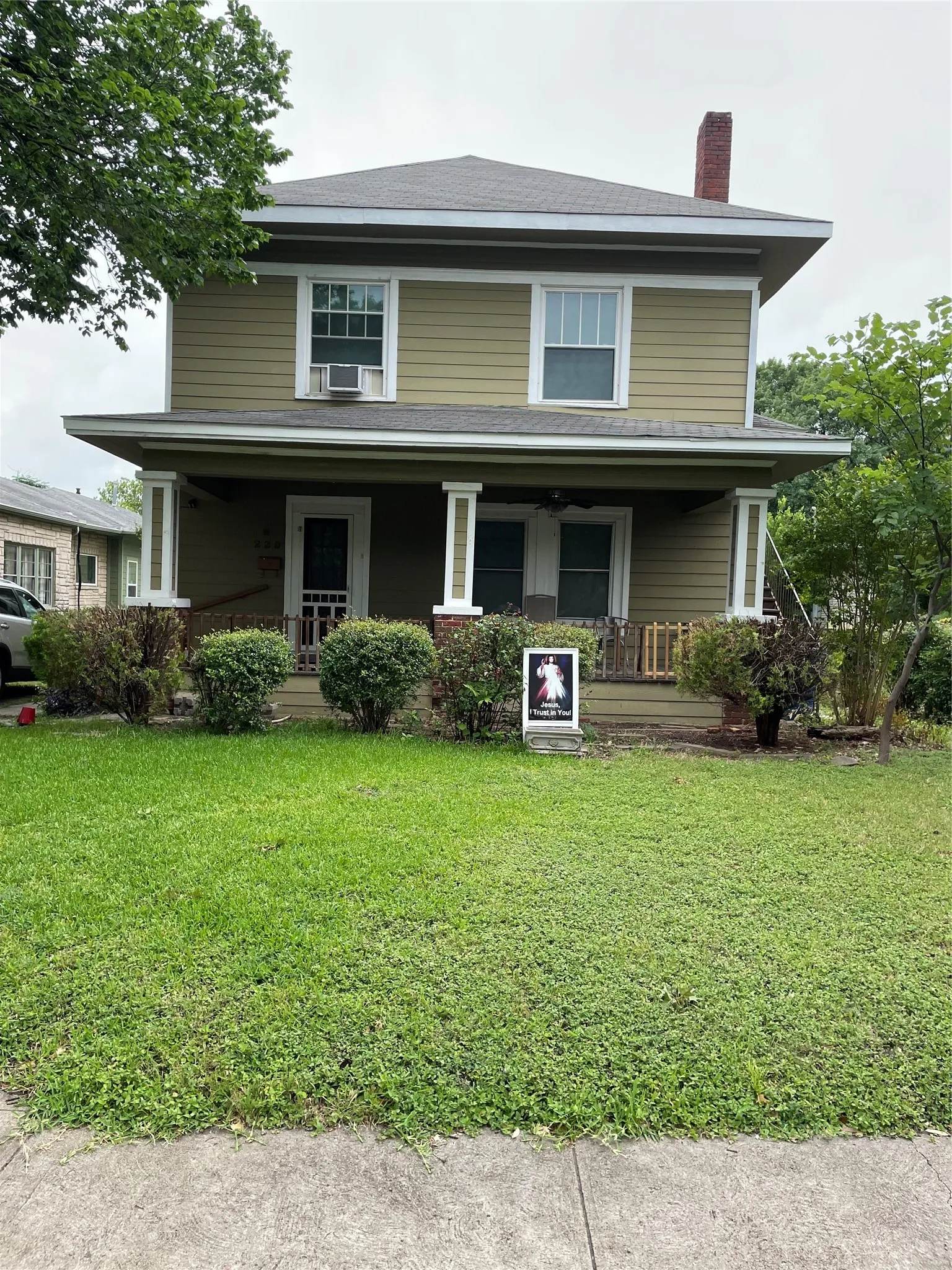 Single Family Residence For Sale in Dallas County , 229 N Marlborough Avenue, Dallas, Texas 75208, 5 Bedroom, 3 Bathroom, 2 Garage spaces, 2,280 Sqft, built in 1914, mls#21293643, Real Estate Agent in Dallas, Homes For Sale in Dallas county, Homes For Sale in Dallas, Realtor in Dallas Texas, Real Estate Brokerage Independent Realty Texas, Luminita Cordes Realtor