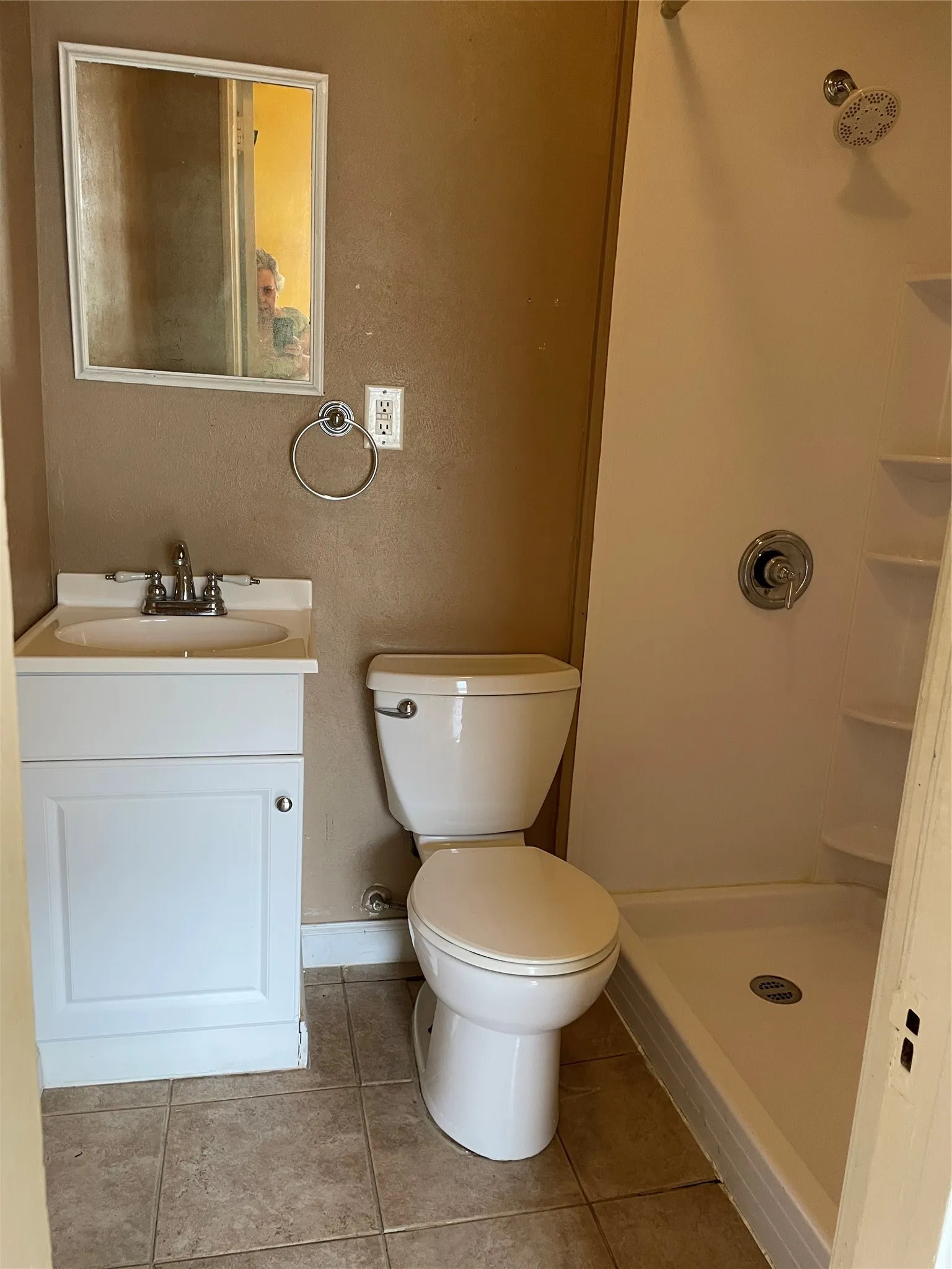 Single Family Residence For Sale in Dallas County , 229 N Marlborough Avenue, Dallas, Texas 75208, 5 Bedroom, 3 Bathroom, 2 Garage spaces, 2,280 Sqft, built in 1914, mls#21293643, Real Estate Agent in Dallas, Homes For Sale in Dallas county, Homes For Sale in Dallas, Realtor in Dallas Texas, Real Estate Brokerage Independent Realty Texas, Luminita Cordes Realtor