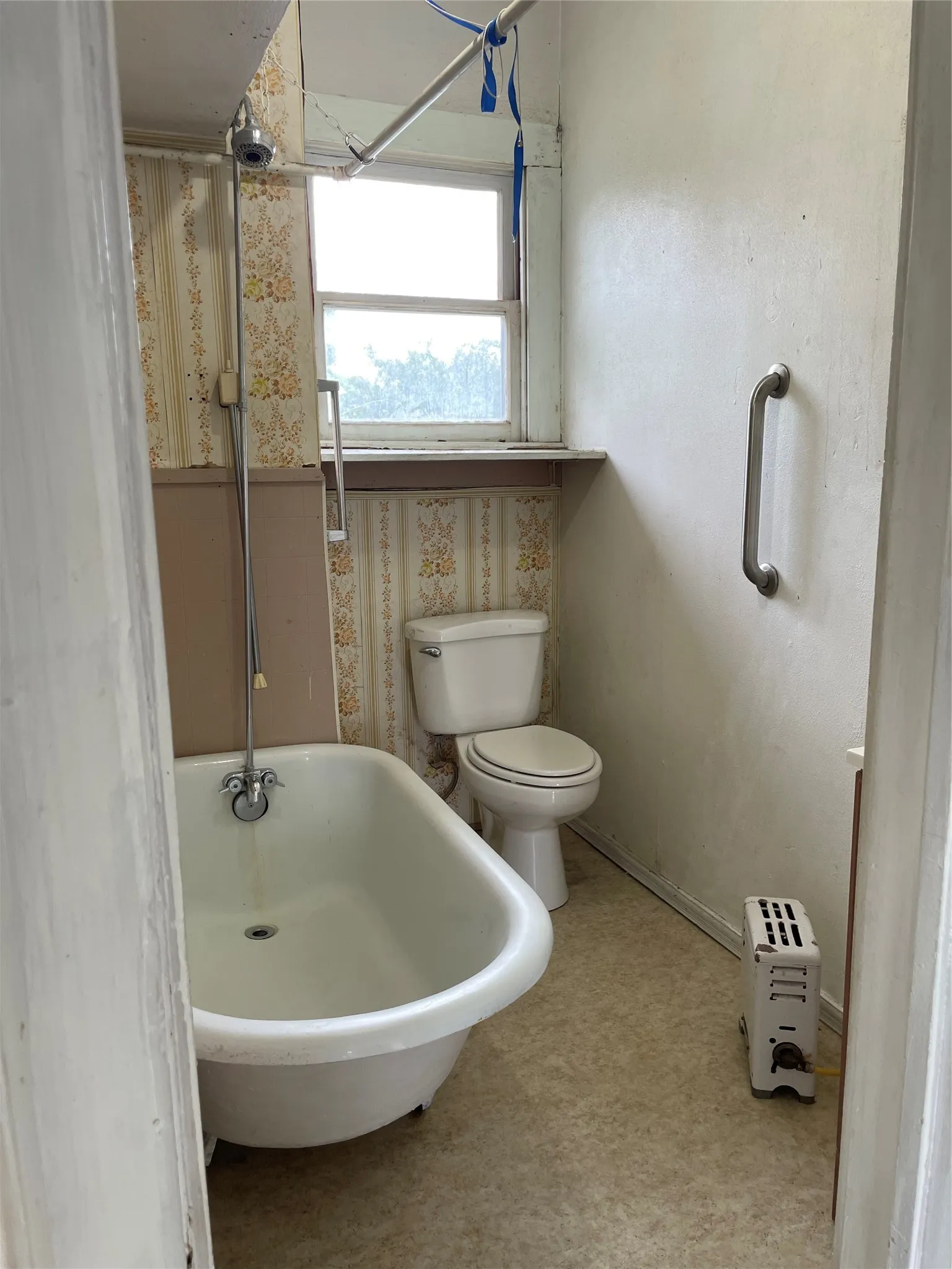 Single Family Residence For Sale in Dallas County , 229 N Marlborough Avenue, Dallas, Texas 75208, 5 Bedroom, 3 Bathroom, 2 Garage spaces, 2,280 Sqft, built in 1914, mls#21293643, Real Estate Agent in Dallas, Homes For Sale in Dallas county, Homes For Sale in Dallas, Realtor in Dallas Texas, Real Estate Brokerage Independent Realty Texas, Luminita Cordes Realtor