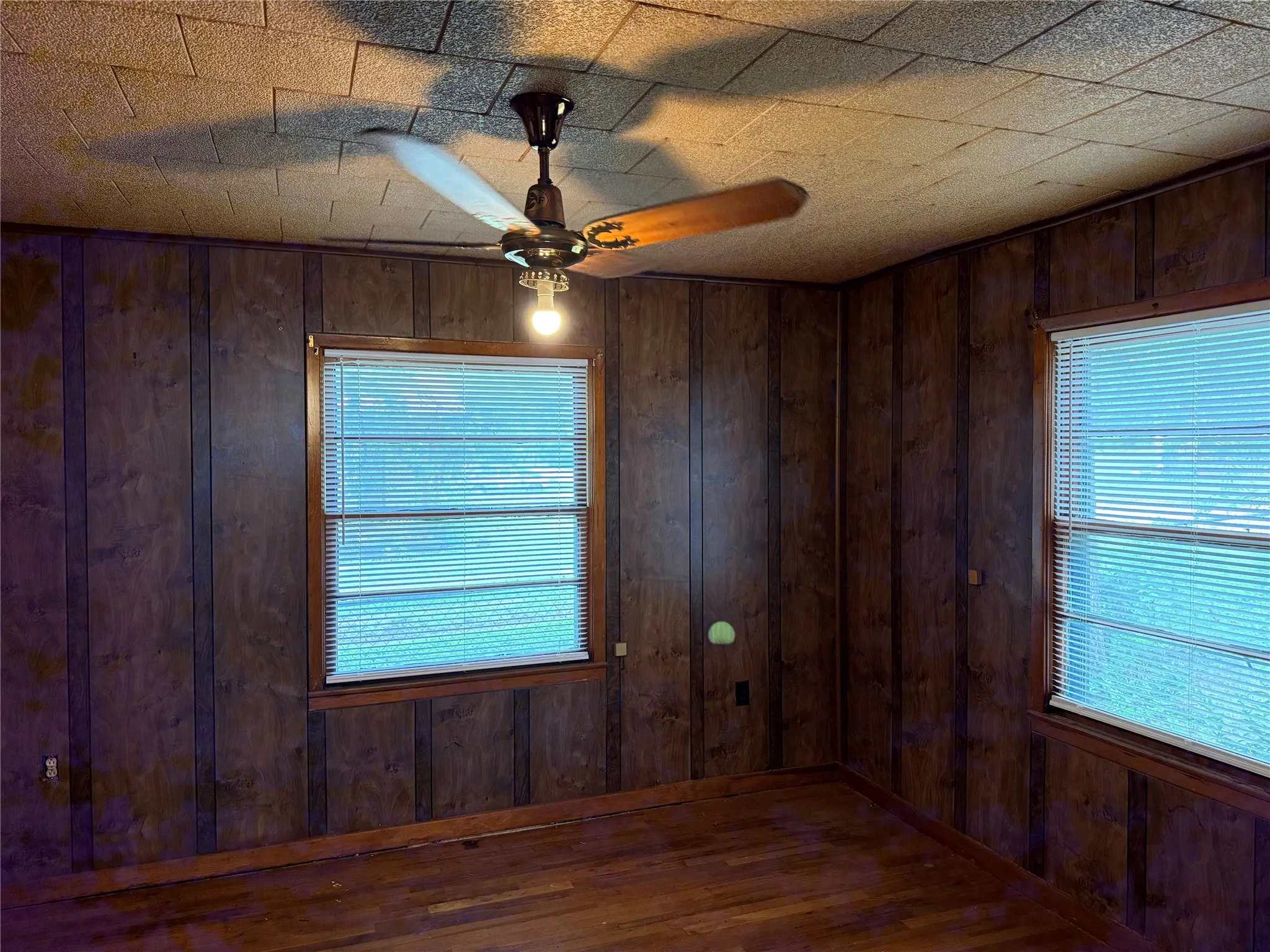 Single Family Residence For Sale in Erath County , 317 Hurt Street, Dublin, Texas 76446, 4 Bedroom, 2 Bathroom, Garage spaces, 1,480 Sqft, built in 1900, mls#21293800, Real Estate Agent in Dublin, Homes For Sale in Erath county, Homes For Sale in Dublin, Realtor in Dublin Texas, Real Estate Brokerage Independent Realty Texas, Luminita Cordes Realtor