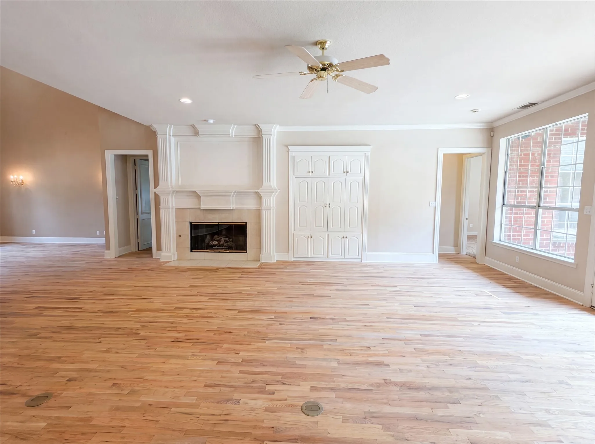 Single Family Residence For Sale in Dallas County , 2533 Vista Creek Court, Garland, Texas 75044, 5 Bedroom, 4 Bathroom, 3 Garage spaces, 4,331 Sqft, built in 1995, mls#21293809, Real Estate Agent in Garland, Homes For Sale in Dallas county, Homes For Sale in Garland, Realtor in Garland Texas, Real Estate Brokerage Independent Realty Texas, Luminita Cordes Realtor